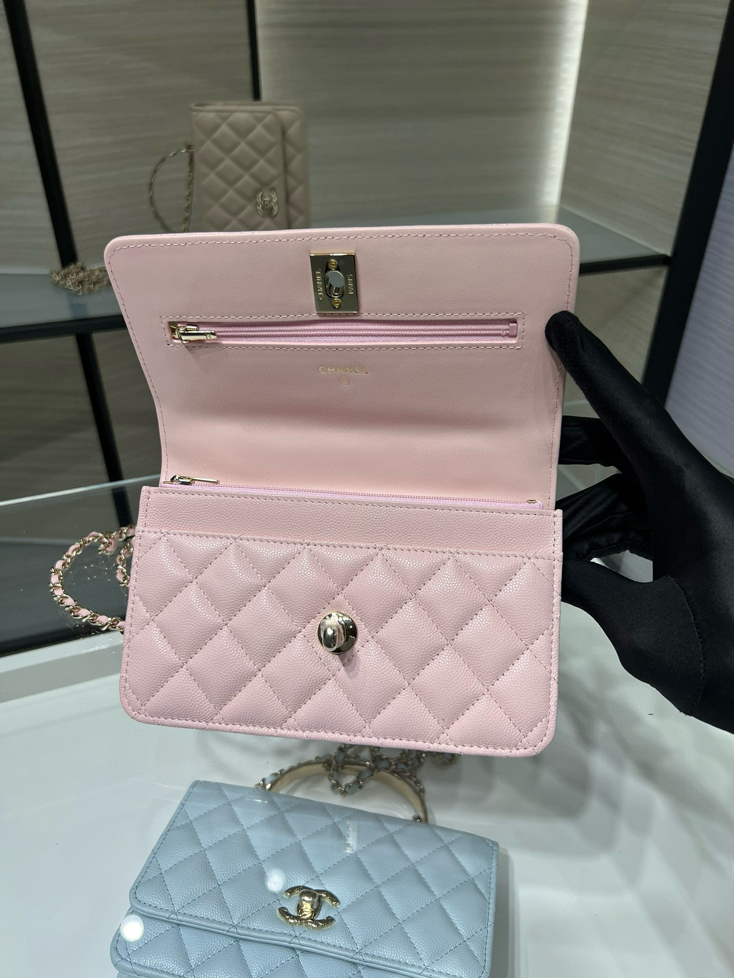 Ch*el clutch with chain ap4579 19x12x3.5cm
