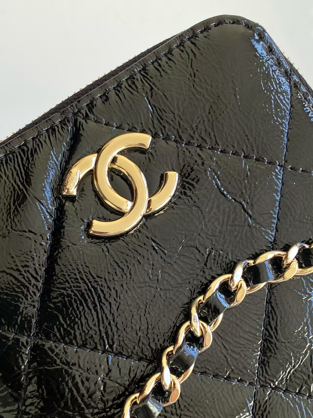 Ch*el phone holder with chain 18x11x2.5cm