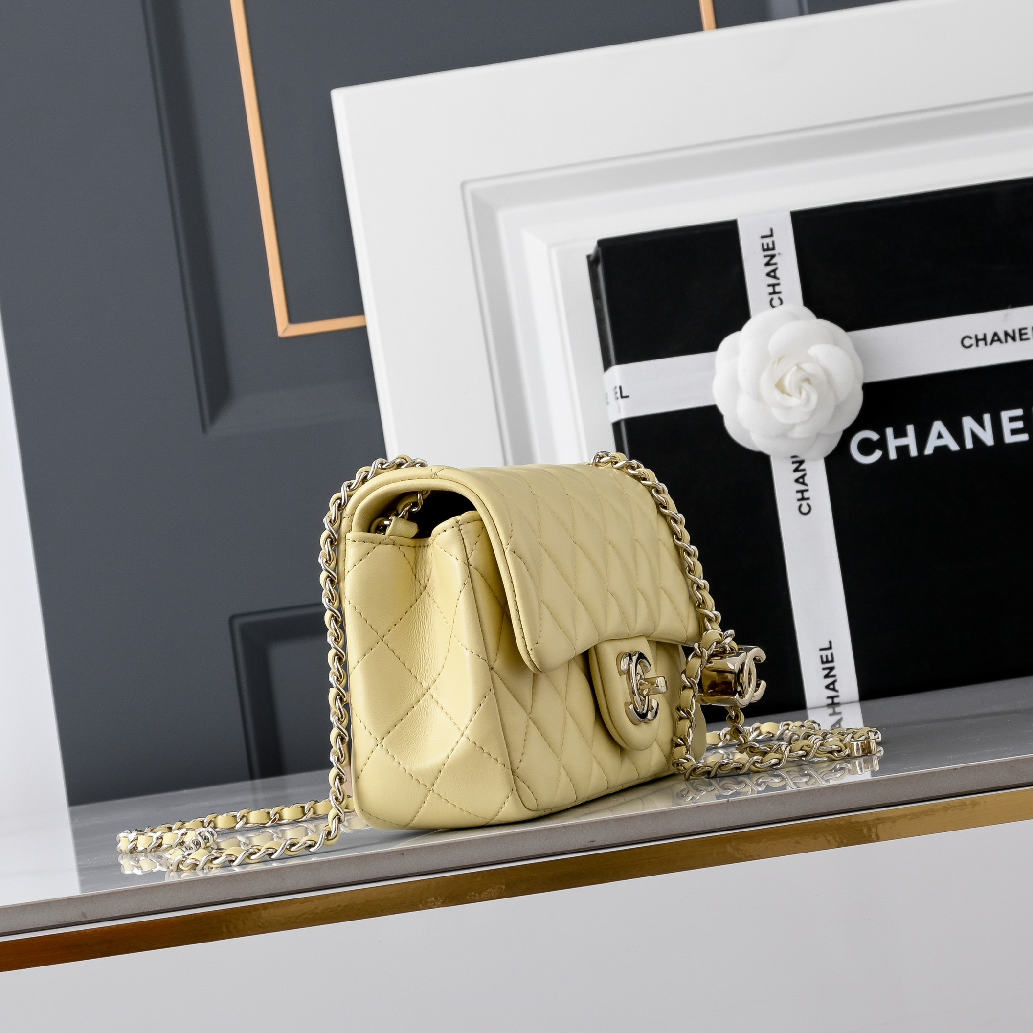 Ch*el classic flap handbag cf light gold hardware as5759 20x13x7cm