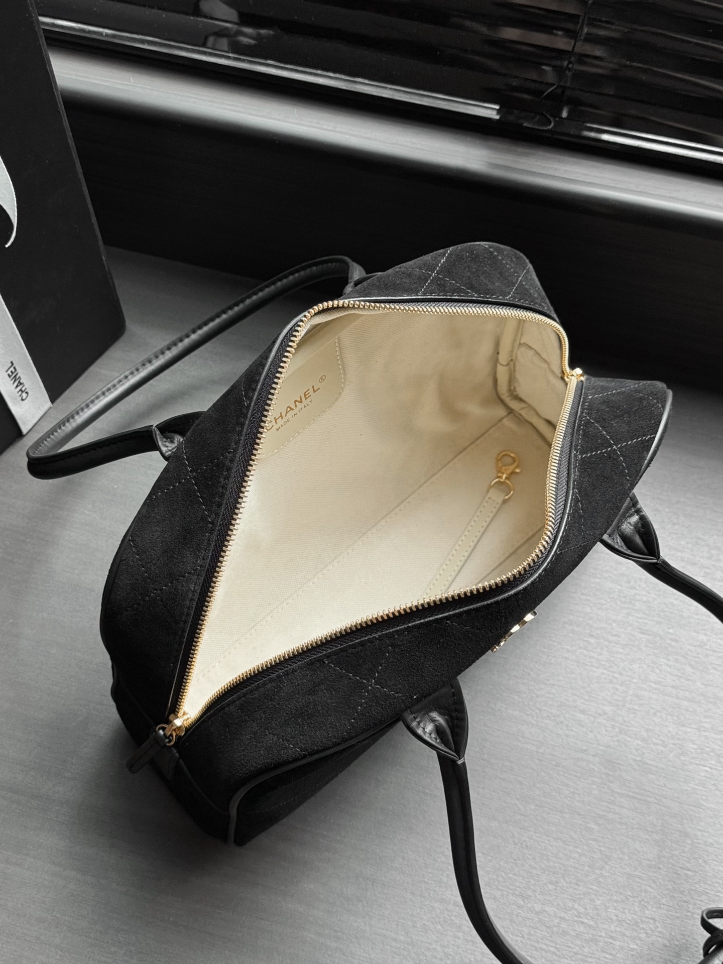 Ch*el bowling bag as6580 17x29x10cm