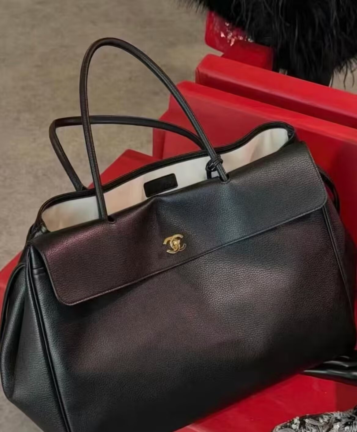 Ch*el large shopping bag grained calfskin & gold-tone metal as6289 33x43x17.5cm