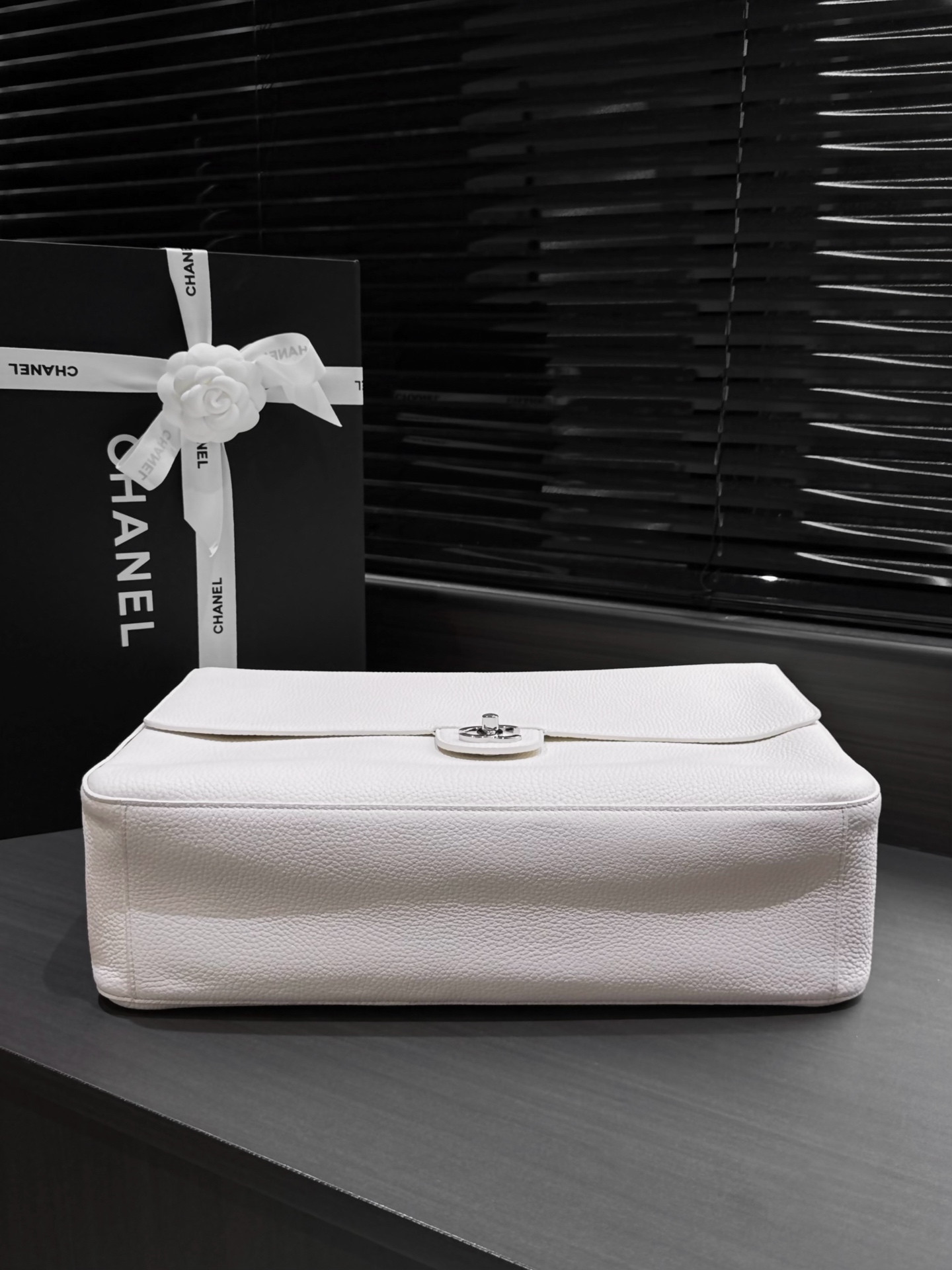 Ch*el maxi flap bag in white with silver-tone hardware as6233 26x38.5x11cm