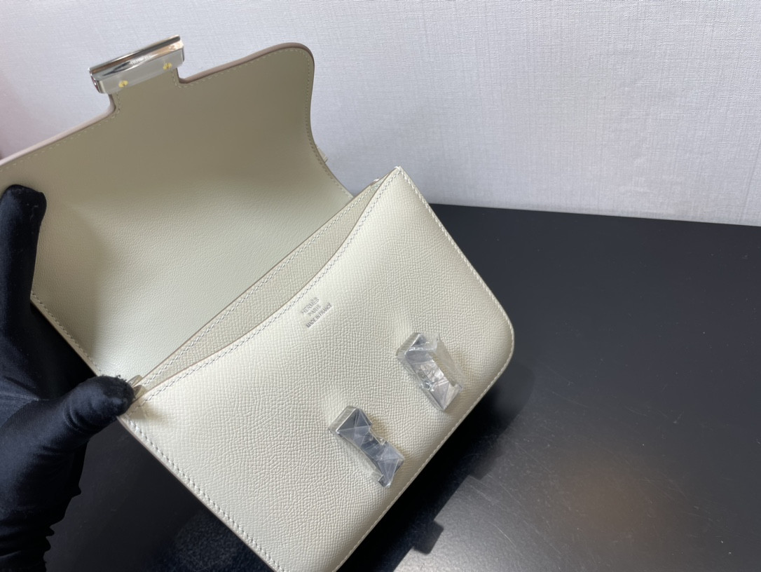 H**mes constance 24 white epsom leather silver hardware 9.4"x5.9"x3"