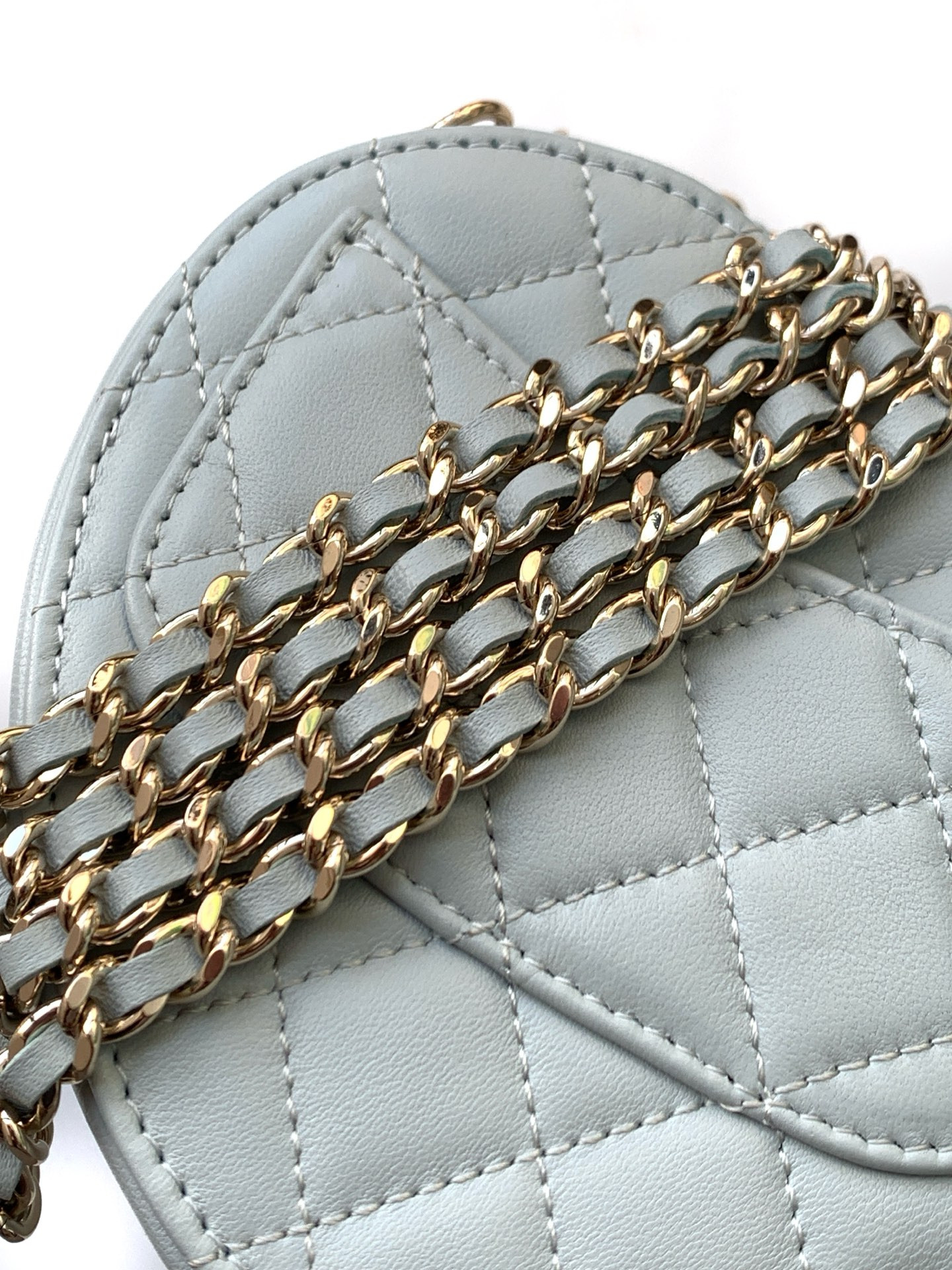Ch*el mini 22s heart clutch with chain 12x13x5.5cm
