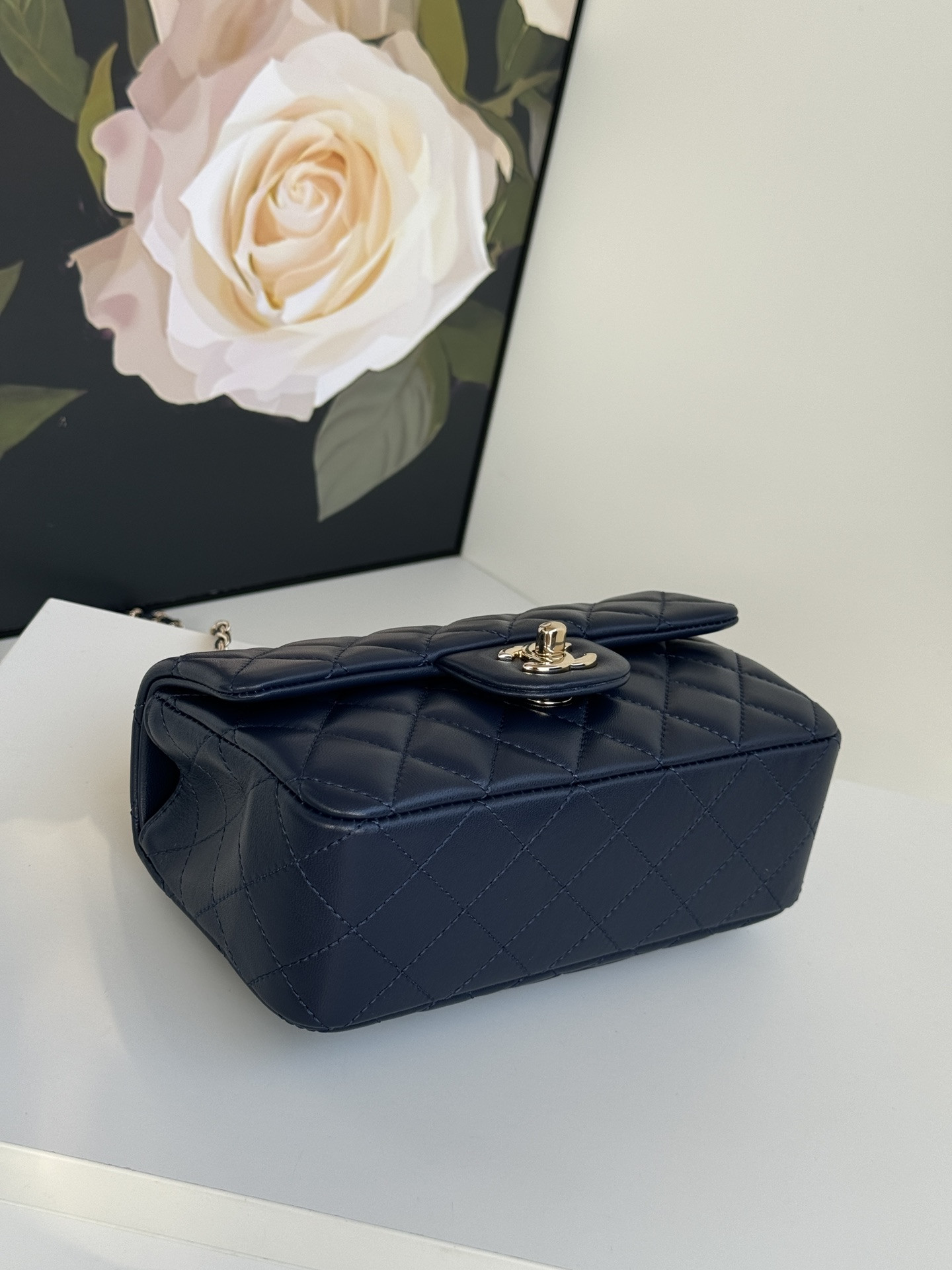 Ch*el mini cf handle royal blue 20x12x6cm