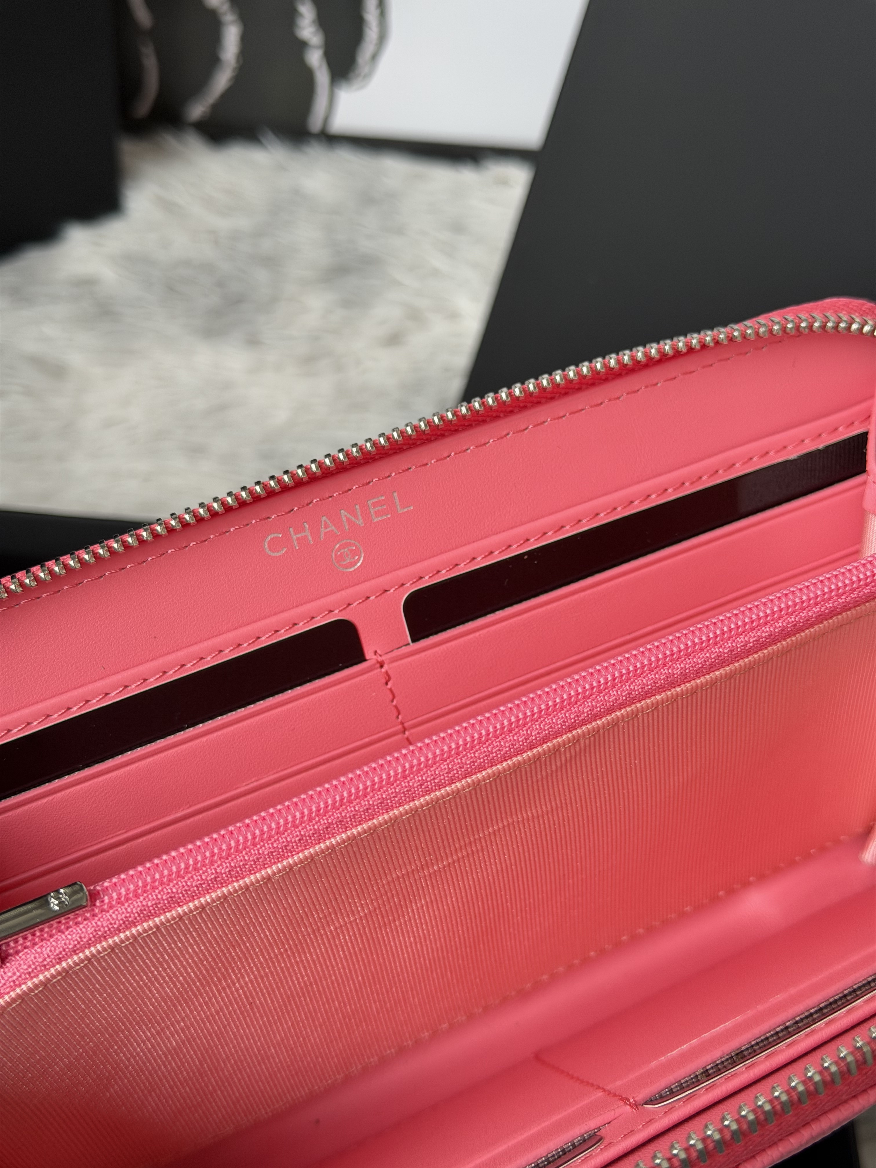 Ch*el zip around wallet 80758 10x19x3cm
