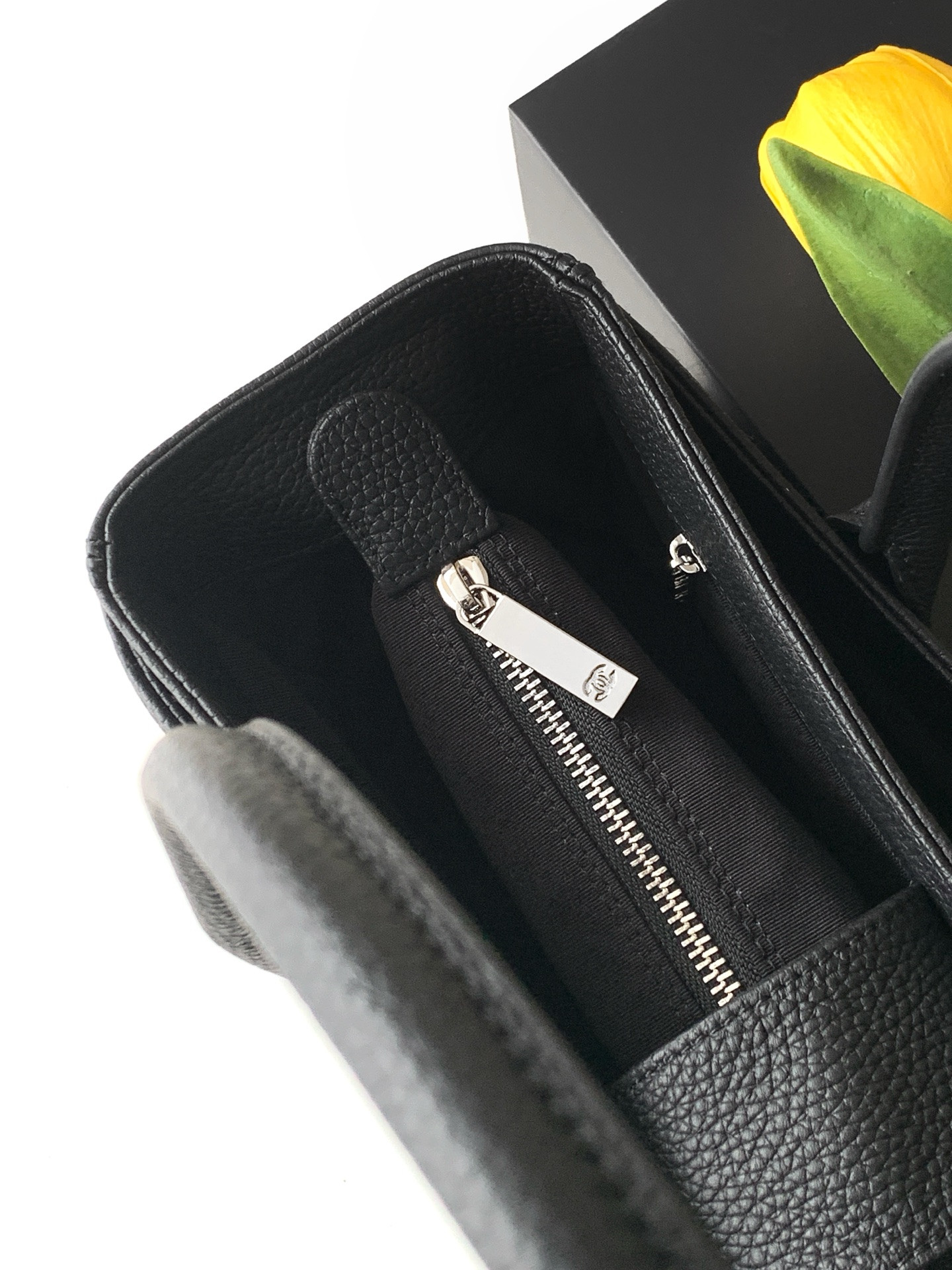 Ch*el executive cerf tote 32x17.5x13cm