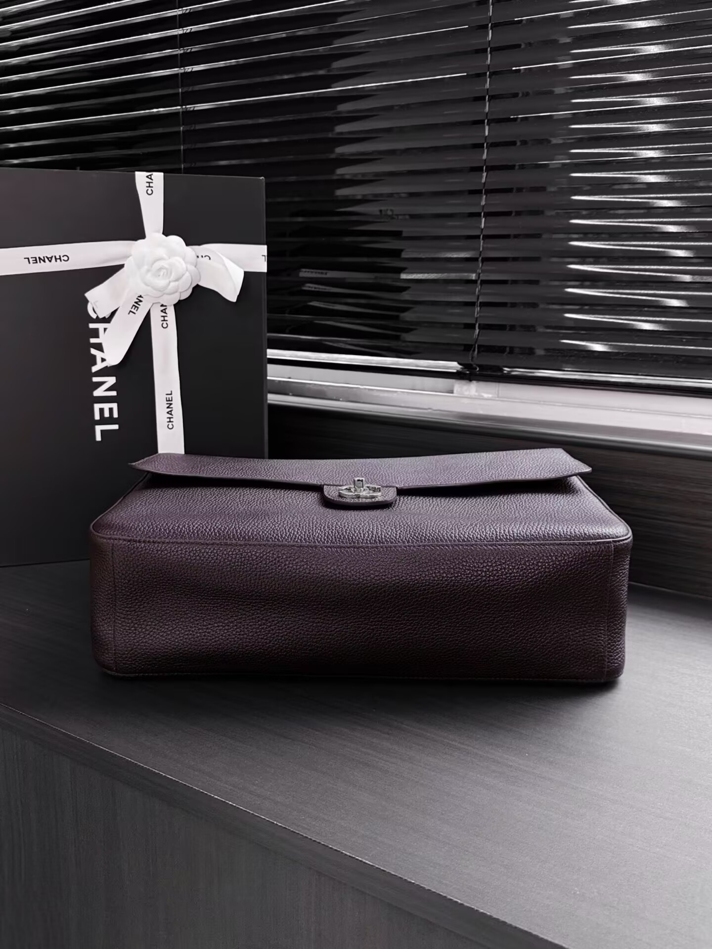 Ch*el maxi flap bag in coffee with silver-tone hardware as6233 26x38.5x11cm