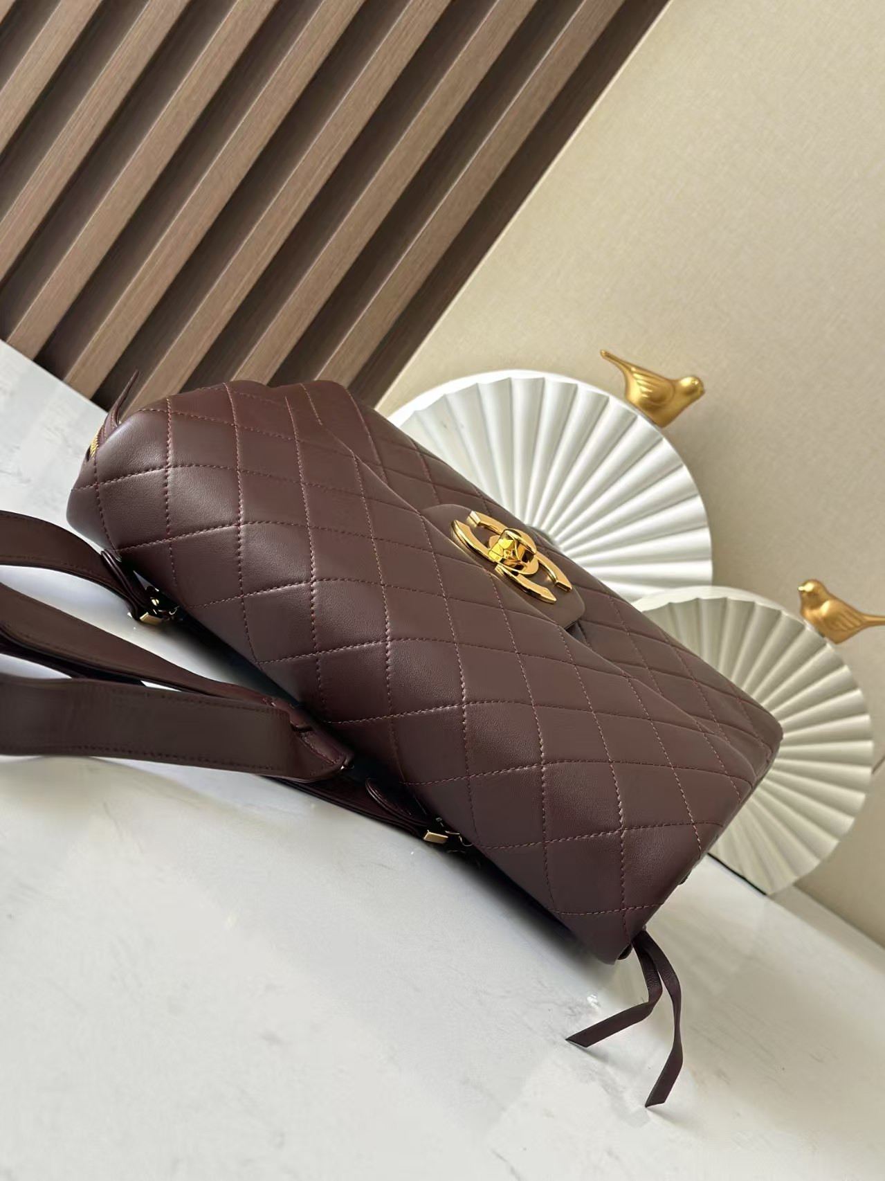 Ch*el flap backpack 30x21x8cm