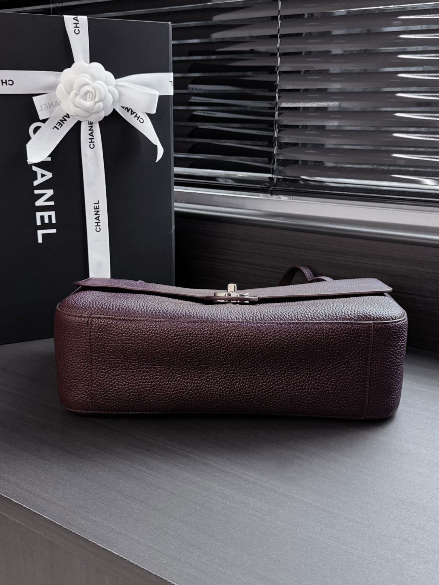 Ch*el maxi flap bag in coffee with silver-tone hardware as6231 19.5x32x10cm