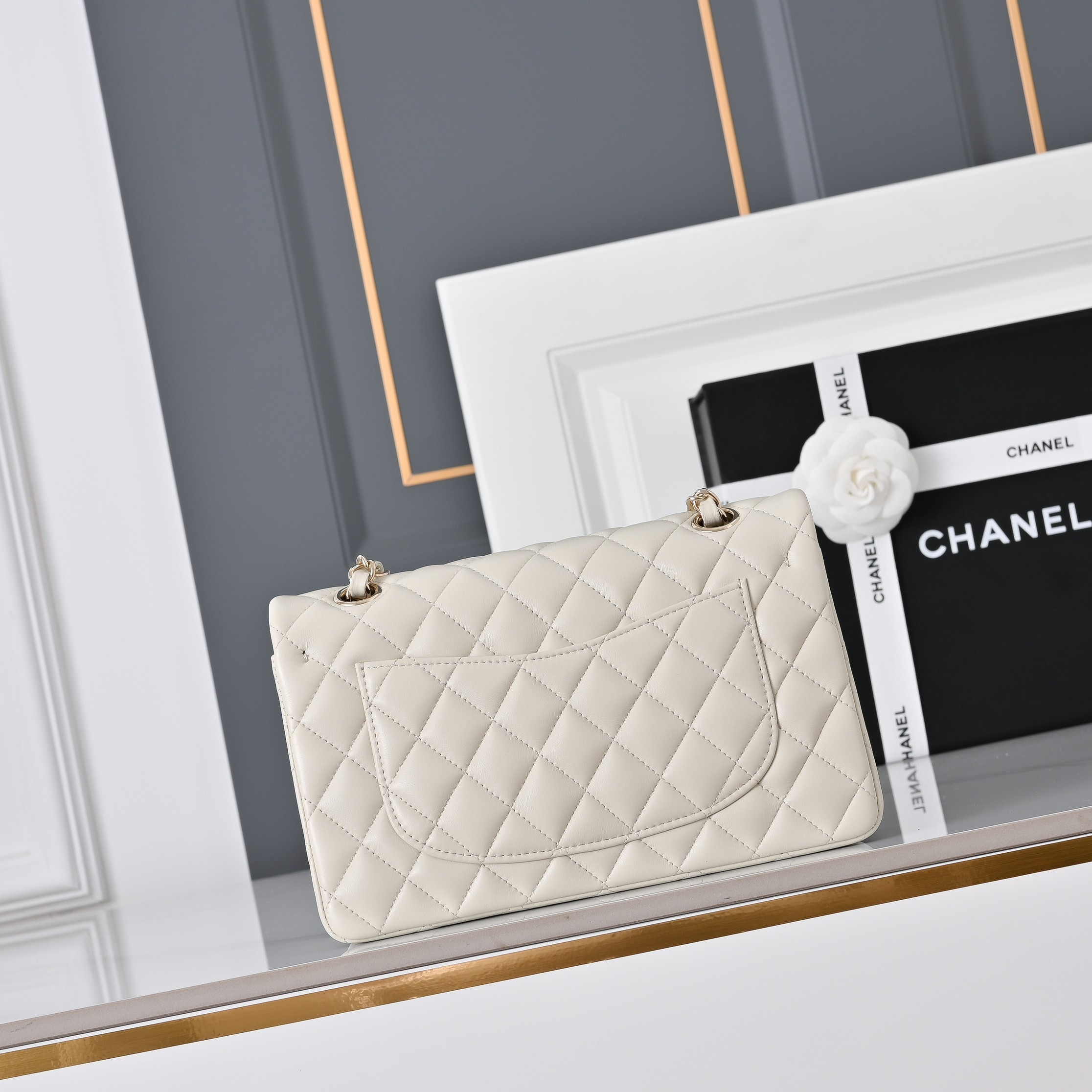 Ch*el classic flap handbag milky tea with light gold hardware a01113 23x14.5x6cm