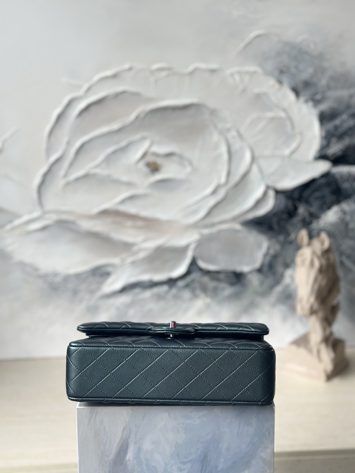 Ch*el flap bag pearlescent iridescent blue sheepskin handbag with colorful hardware as1112 25.5x15.5x6cm