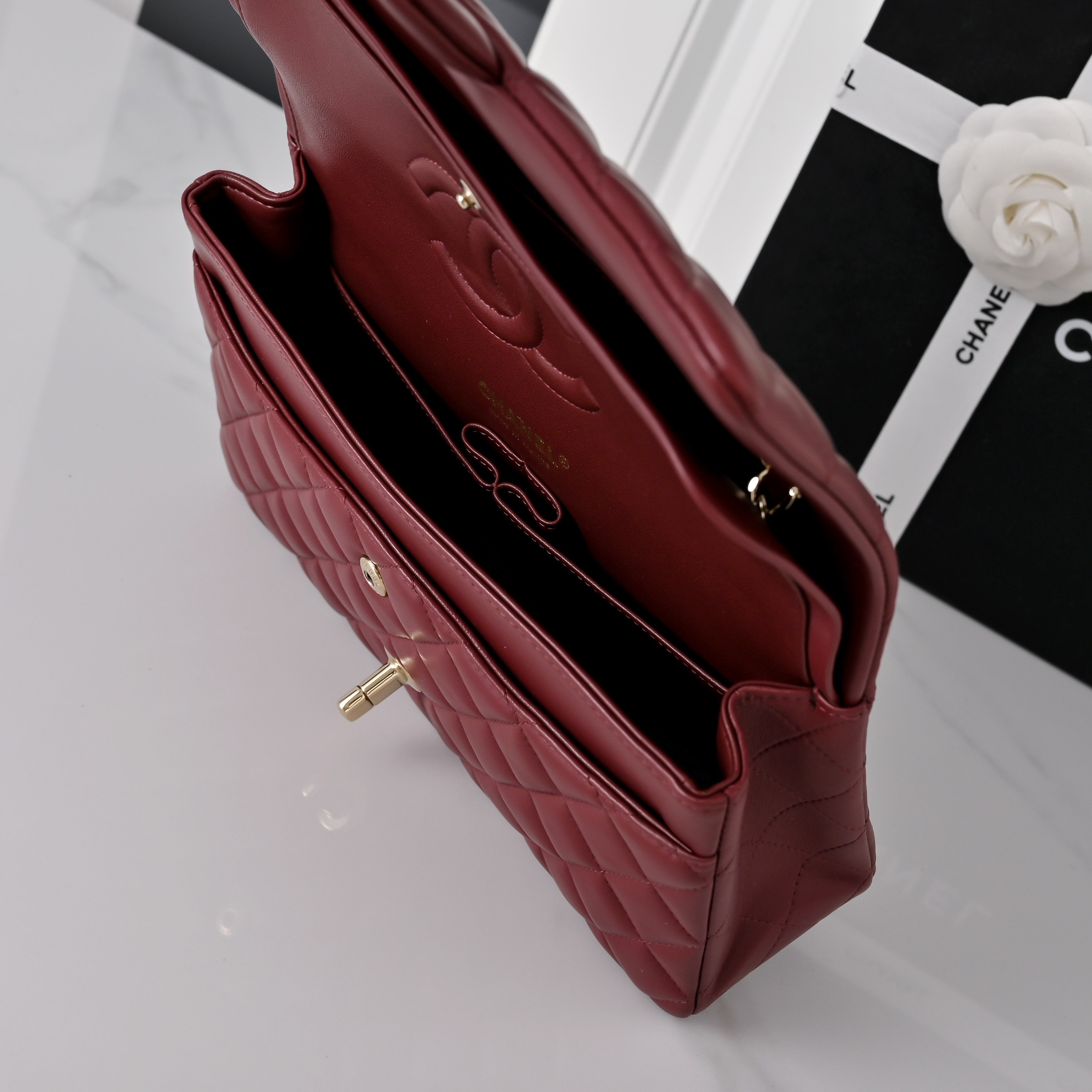 Ch*el classic burgundy lambskin flap handbag with light gold hardware a01112 15.5x25.5x6cm