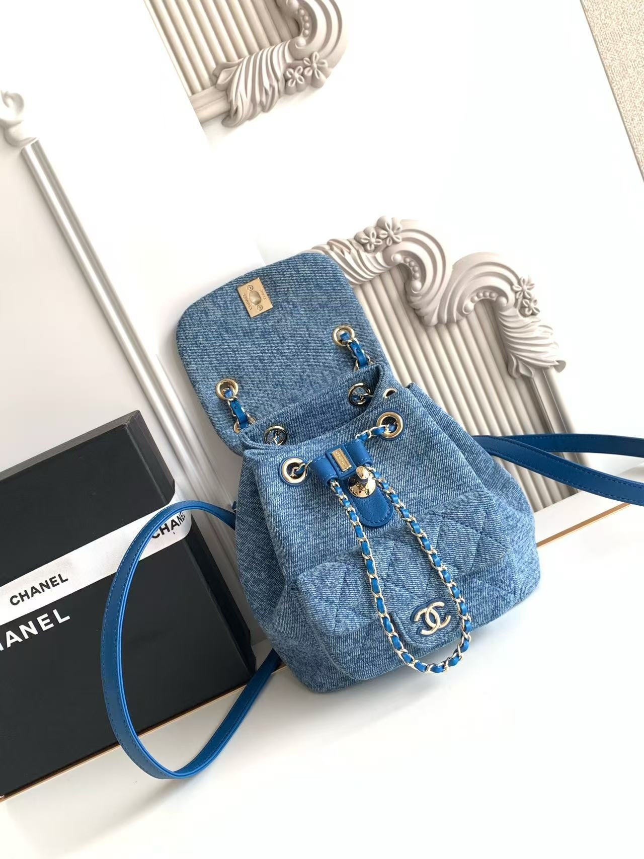 Ch*el backpack as2805 18x18x12cm
