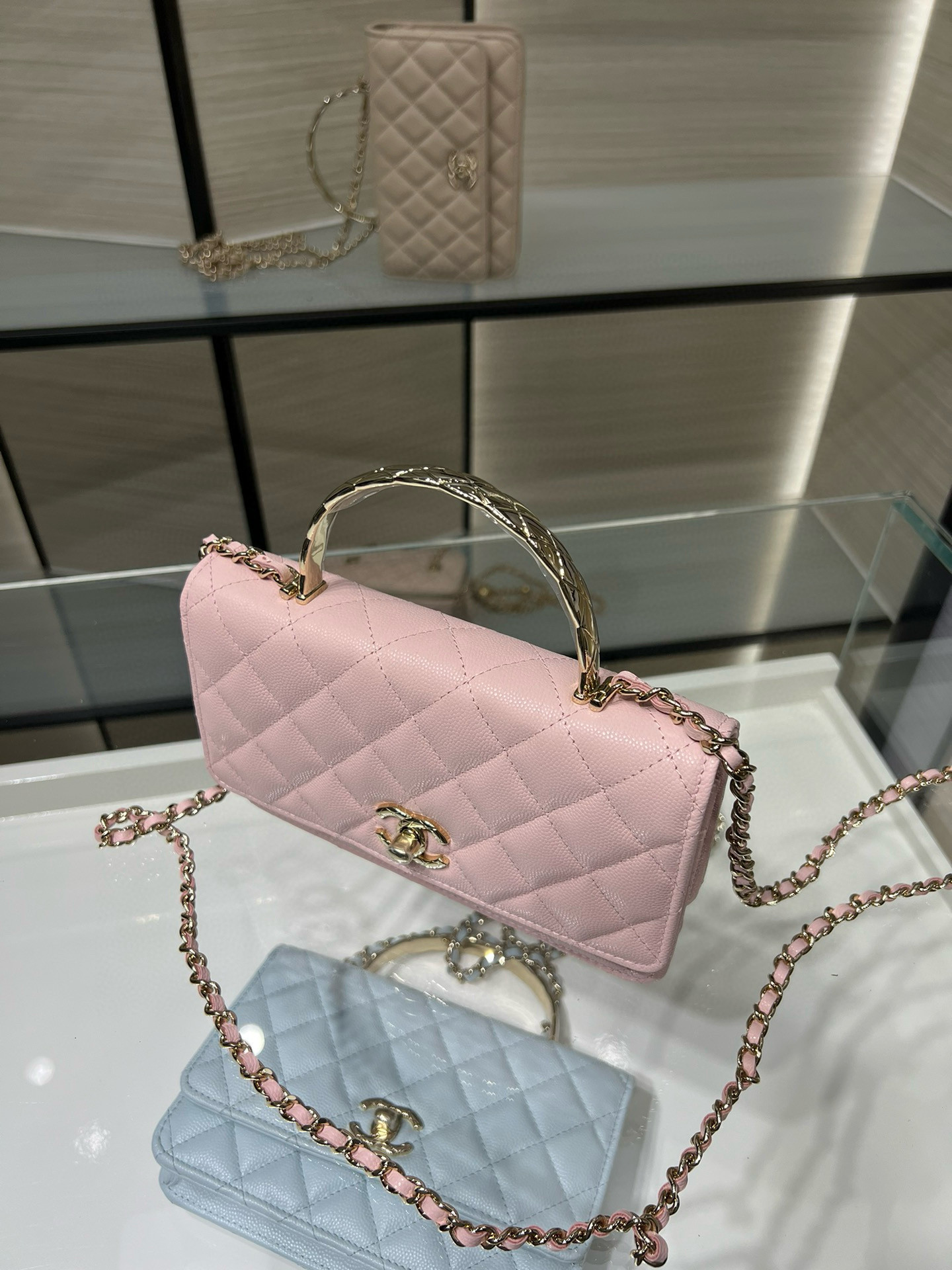 Ch*el clutch with chain ap4579 19x12x3.5cm