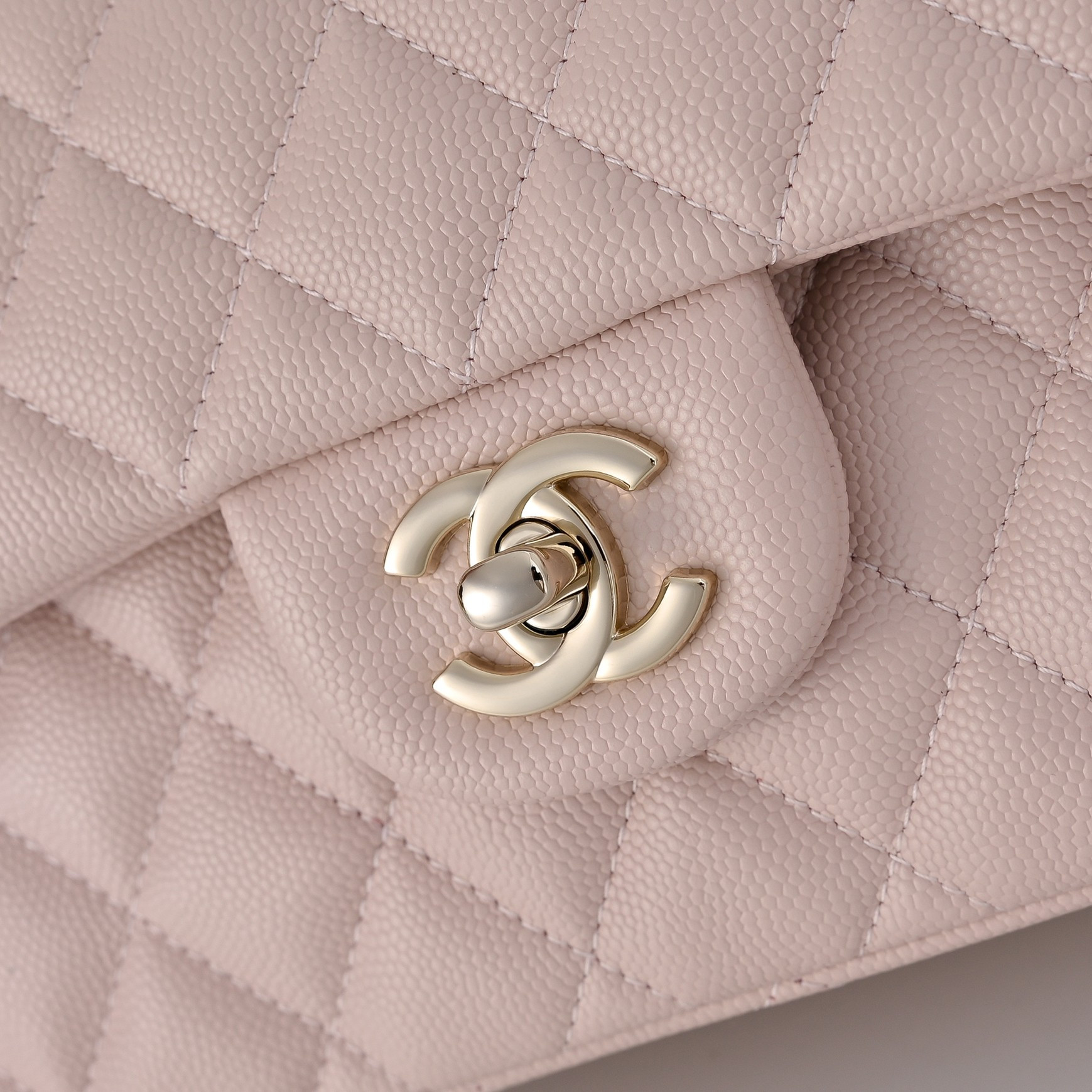 Ch*el classic flap handbag light pink with light gold hardware and caviar leather a01113 23x14.5x6cm