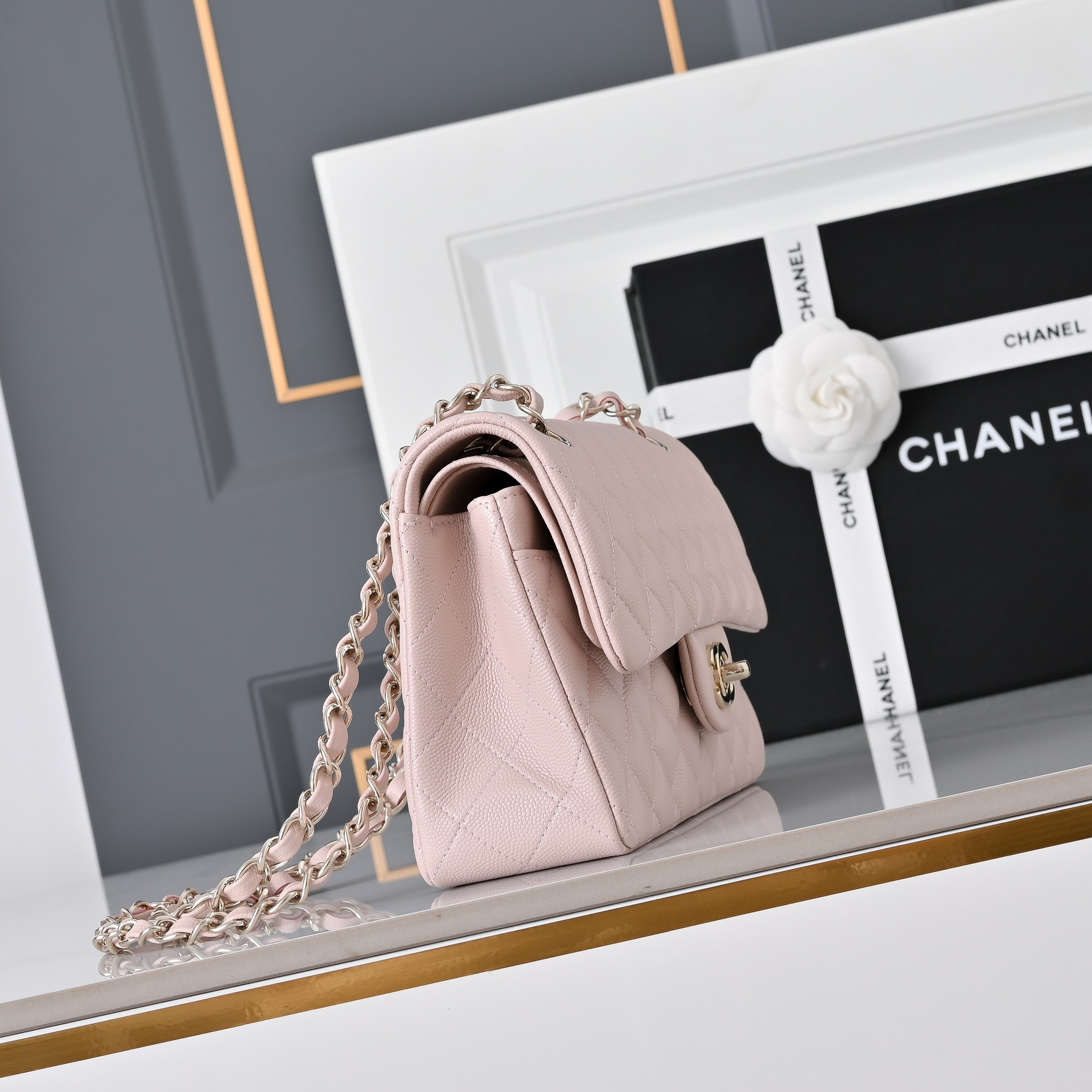 Ch*el classic flap handbag light pink with light gold hardware and caviar leather a01113 23x14.5x6cm
