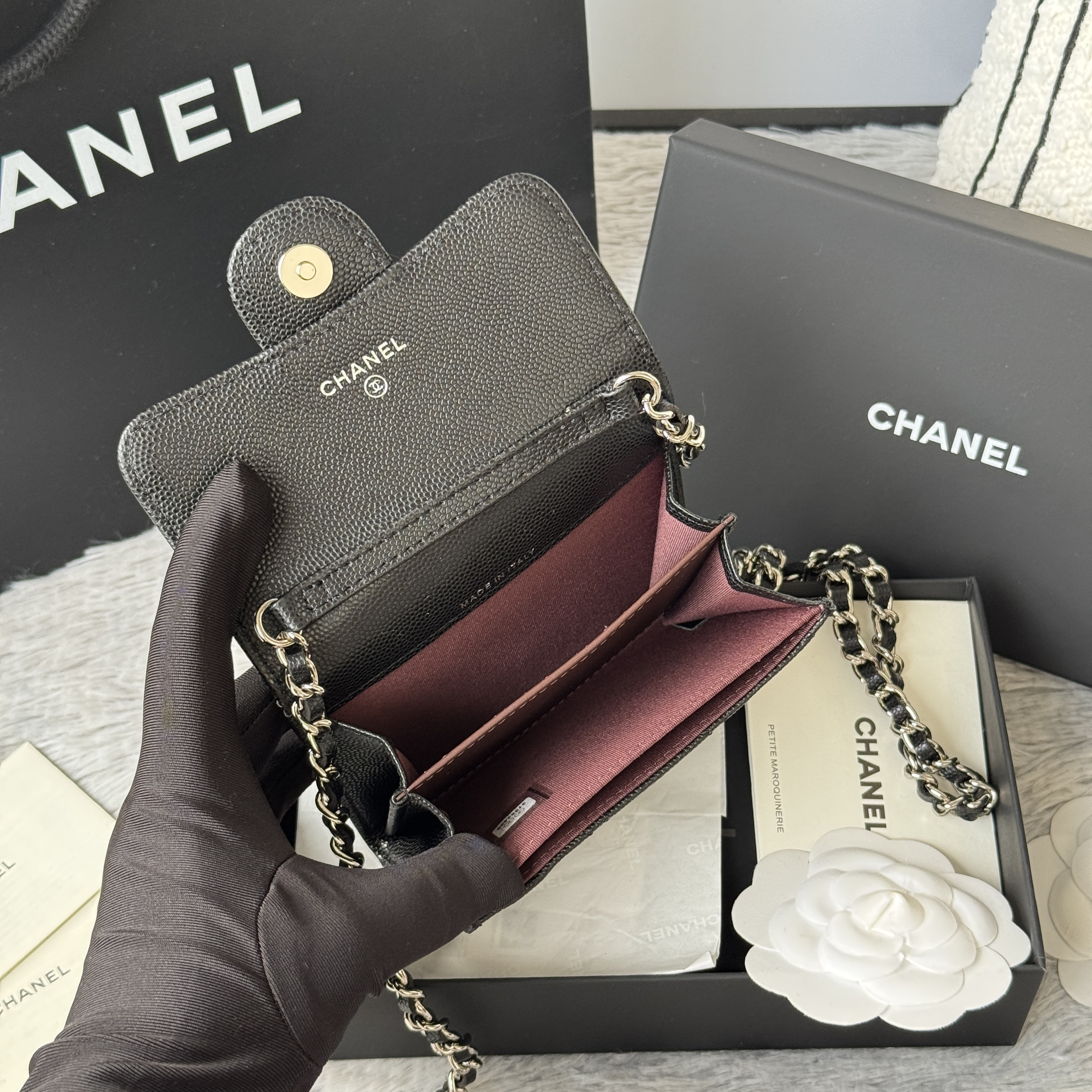 Ch*el wallet on chain 8.5x12.5x2.5cm