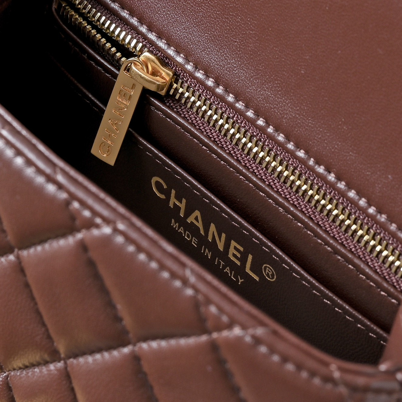 Ch*el mini flap bag coffee brown as1786 13.5x17x8cm