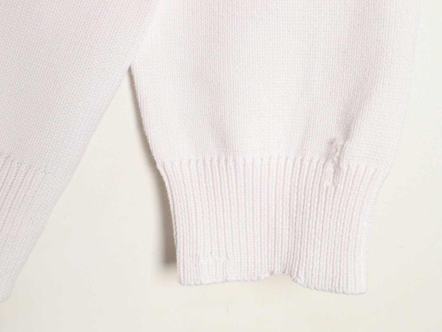 Ba*len*cia*ga sweaters