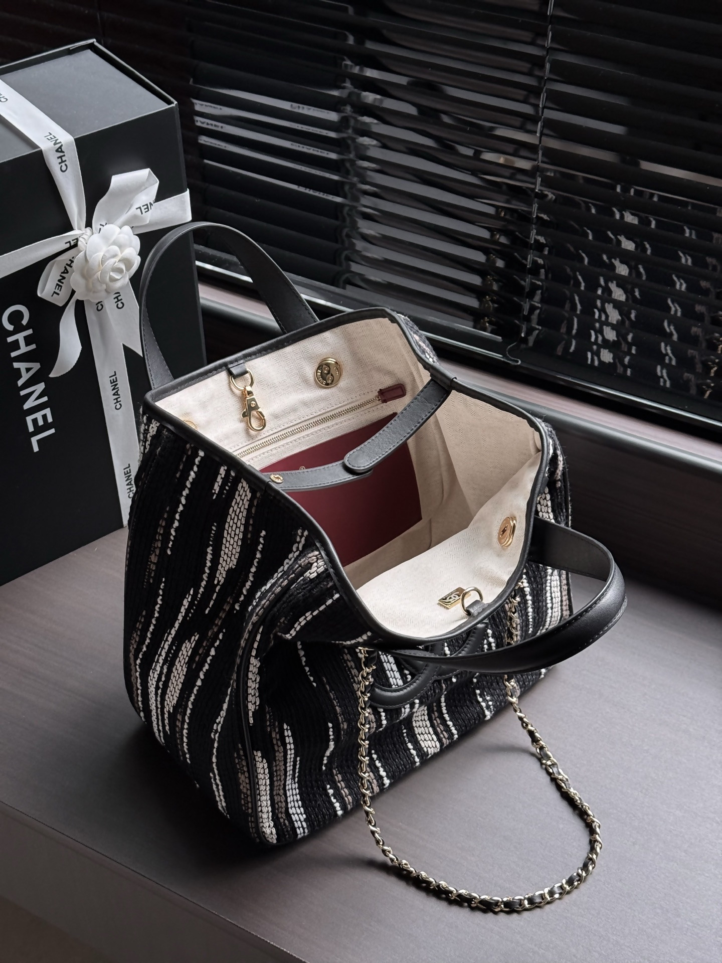 Ch*el small shopping bag as6200 30 x 29.5 x 17cm