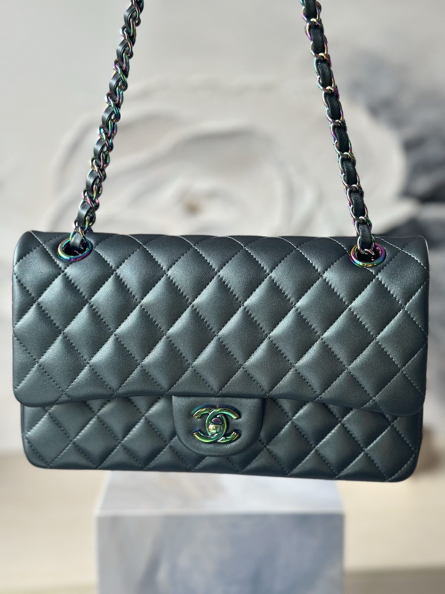 Ch*el flap bag pearlescent iridescent blue sheepskin handbag with colorful hardware as1112 25.5x15.5x6cm