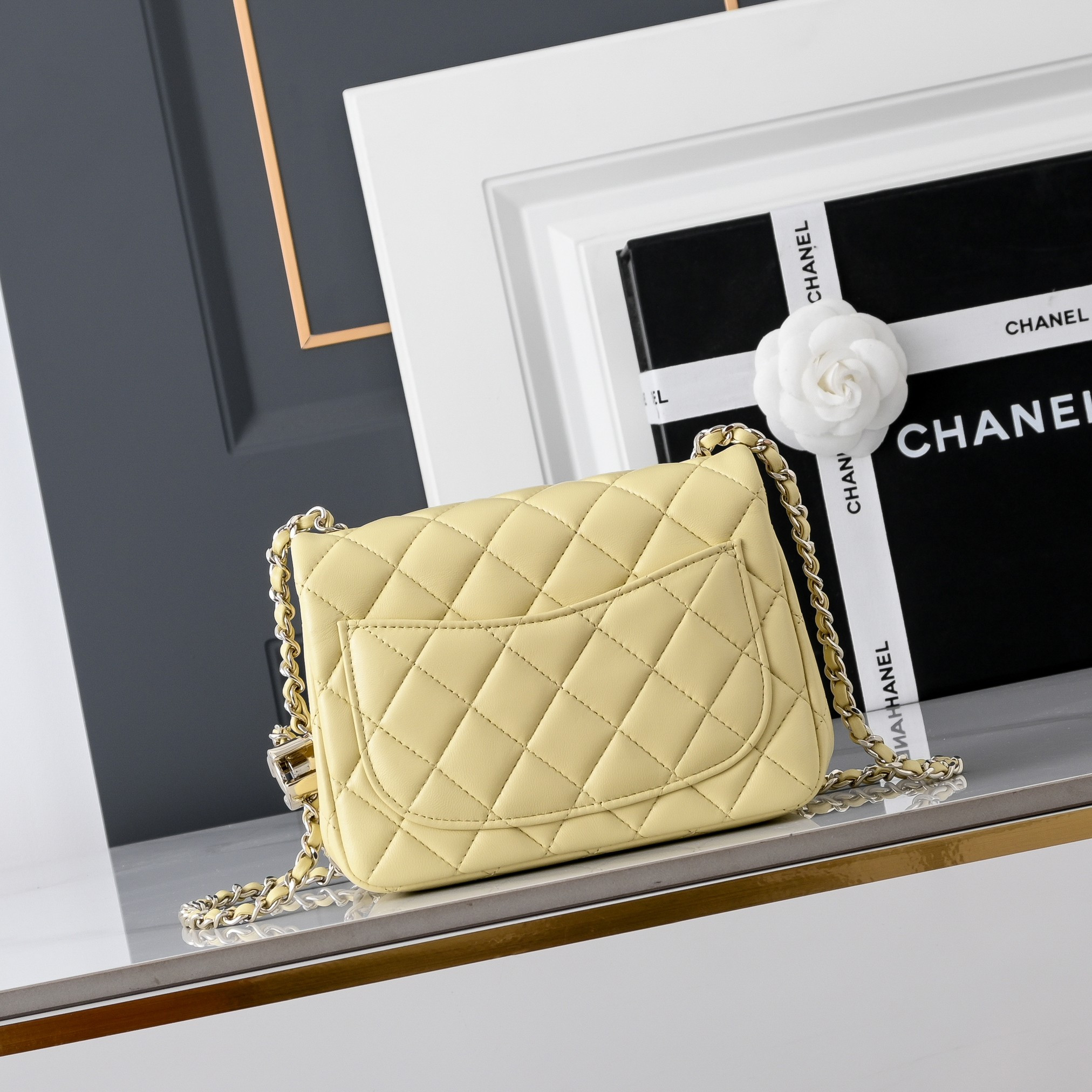 Ch*el classic flap handbag cf light gold hardware as5758 18x13x7cm