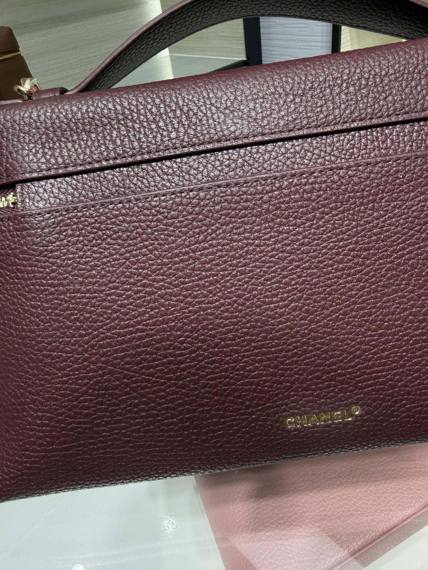 Ch*el classic vanity with chain handbag as6473 17x29x5.5cm