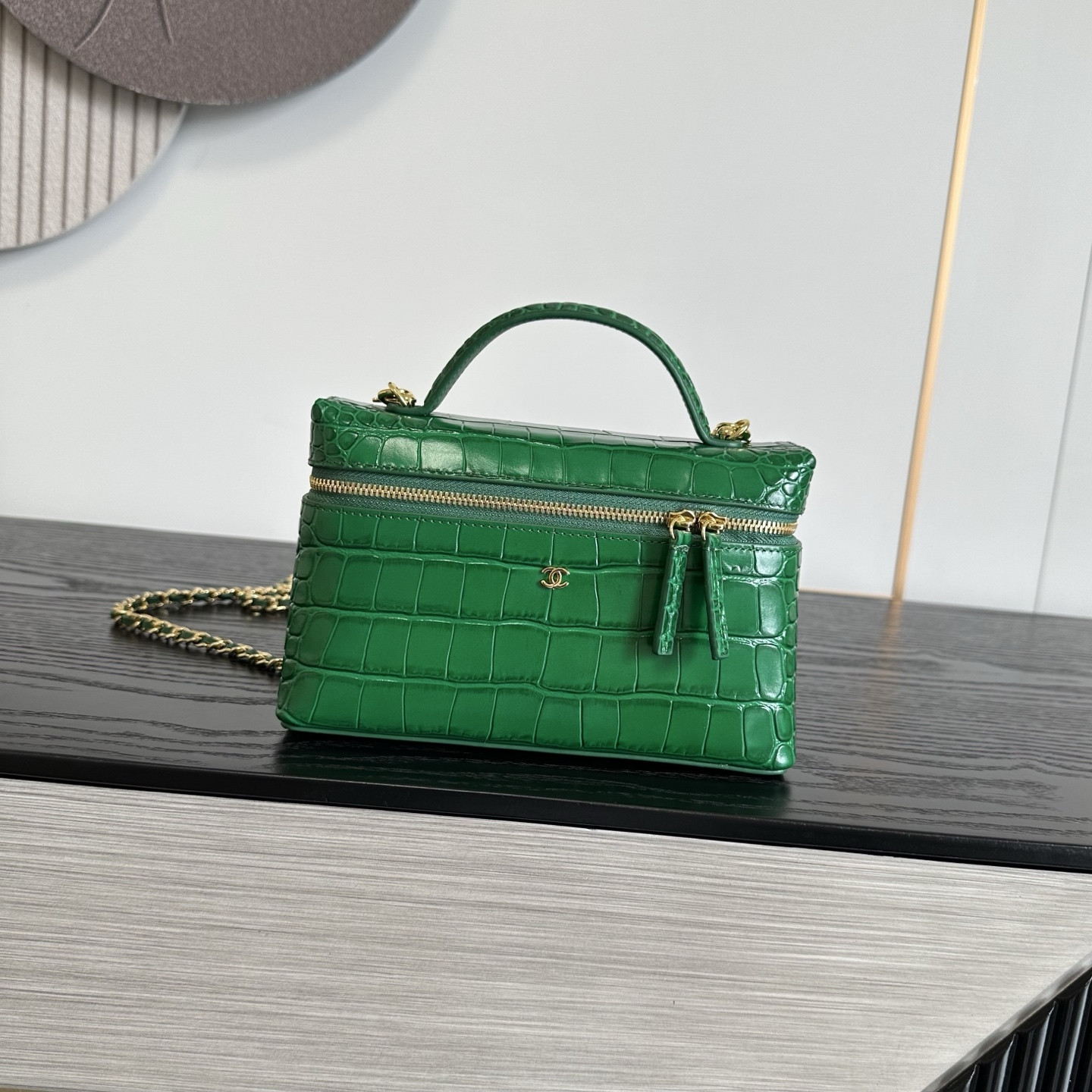 Ch*el vanity with chain 17x19.5x5cm