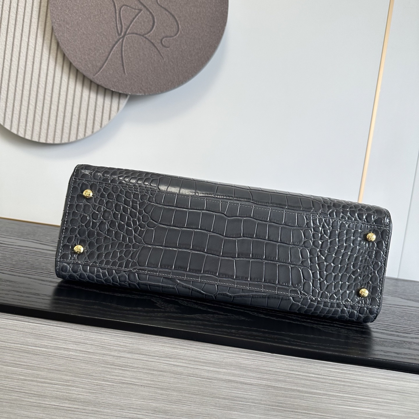 Ch*el tote crocodile-embossed bag gray 35x20x13cm