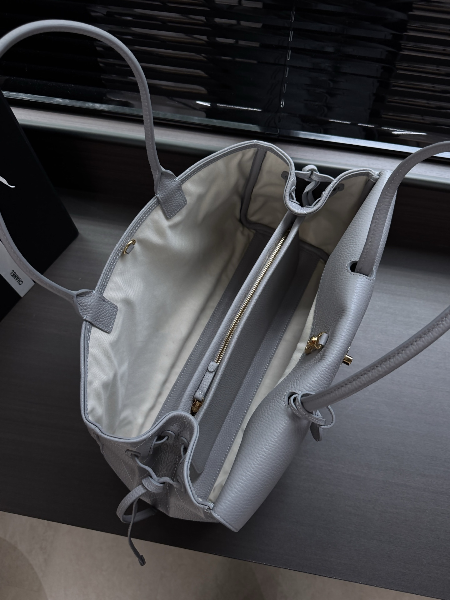 Ch*el tote as6428 38x22x16cm