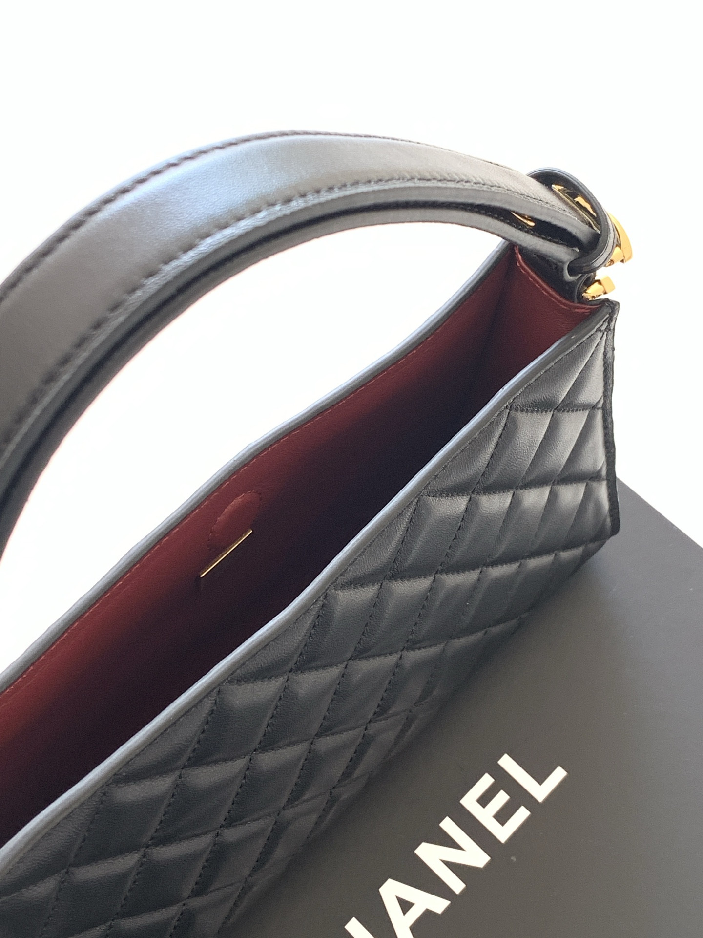 Ch*el 26x hobo shoulder bag 14x22x7cm