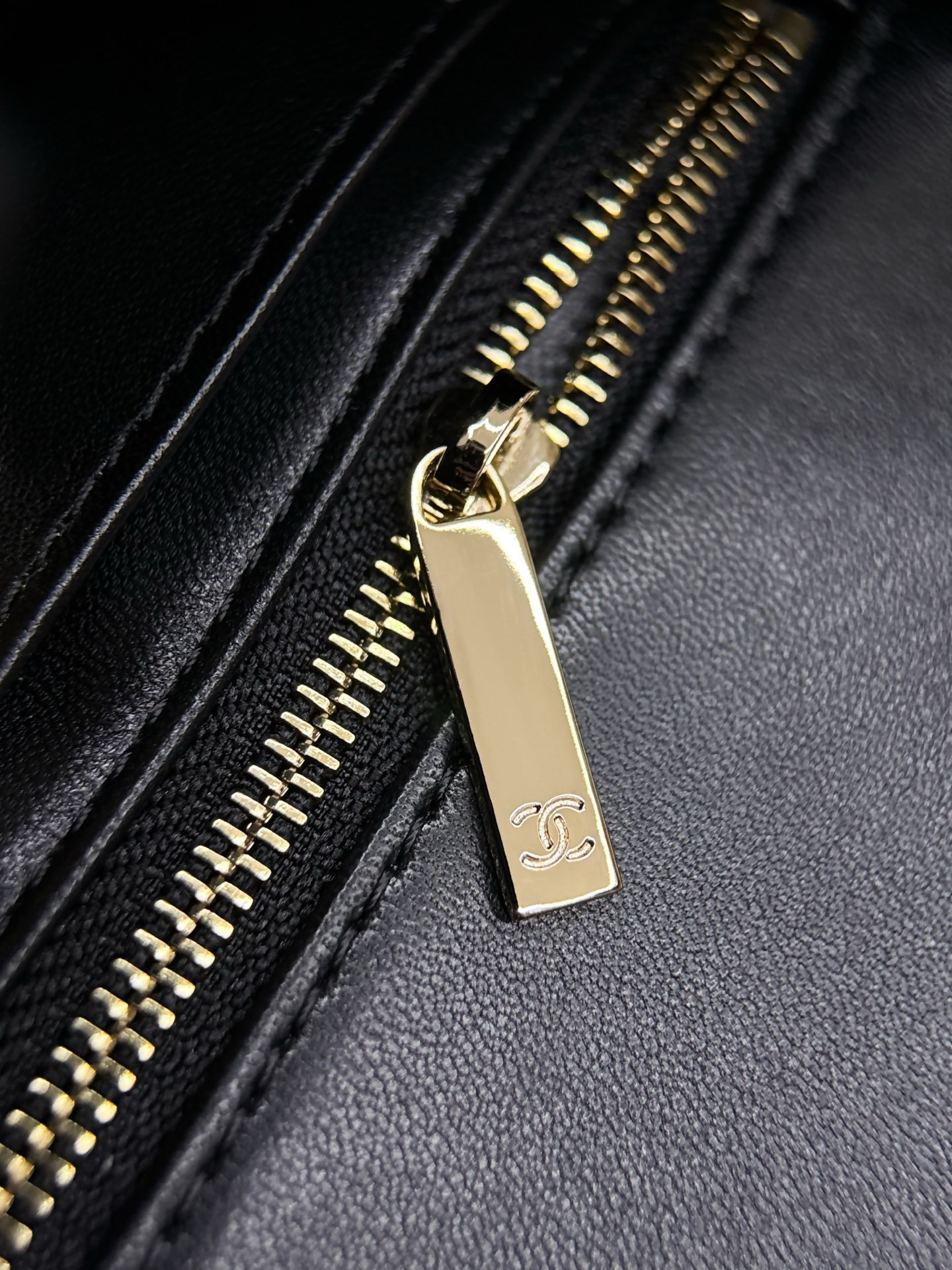 Ch*el evening flap bag as4297 13 x 21 x 8cm