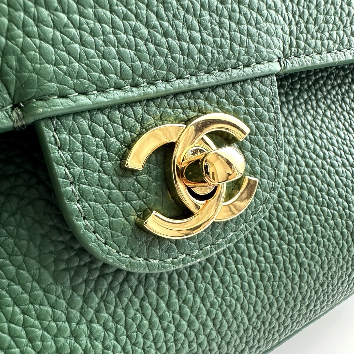 Ch*el maxi flap bag gold hardware as6231 19.5x32x10cm