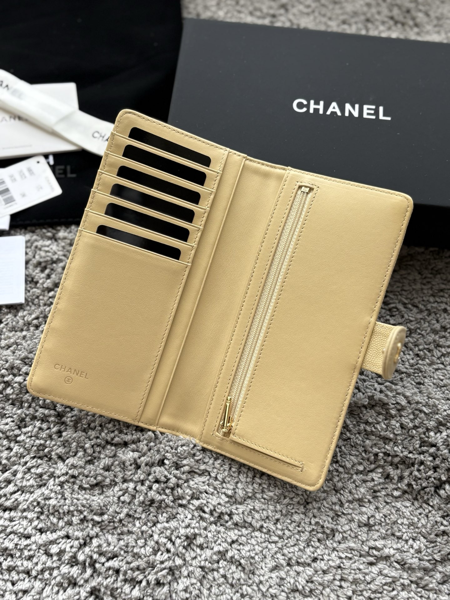 Ch*el passport holder a96067 19x10x3cm