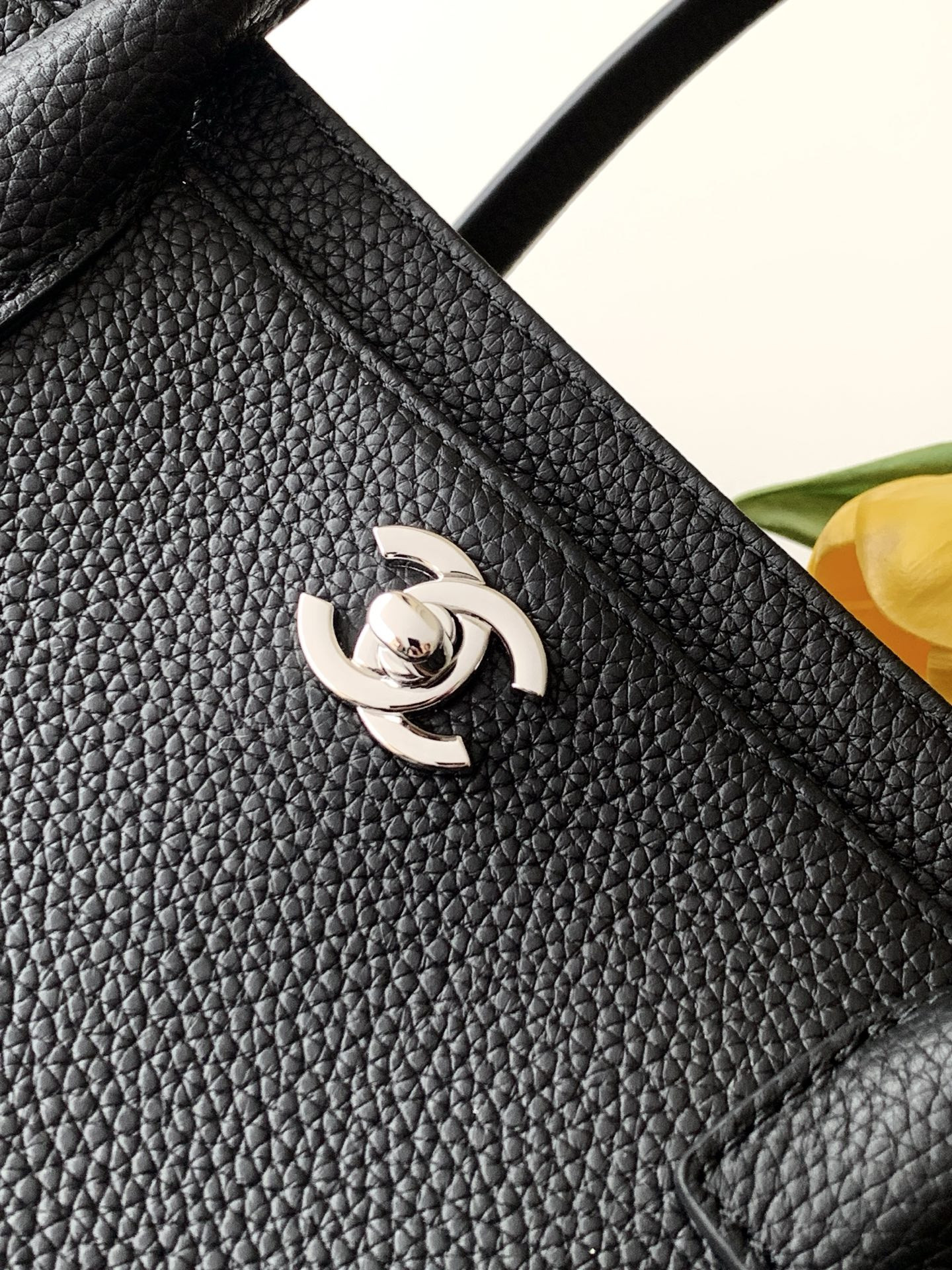 Ch*el executive cerf tote 32x17.5x13cm