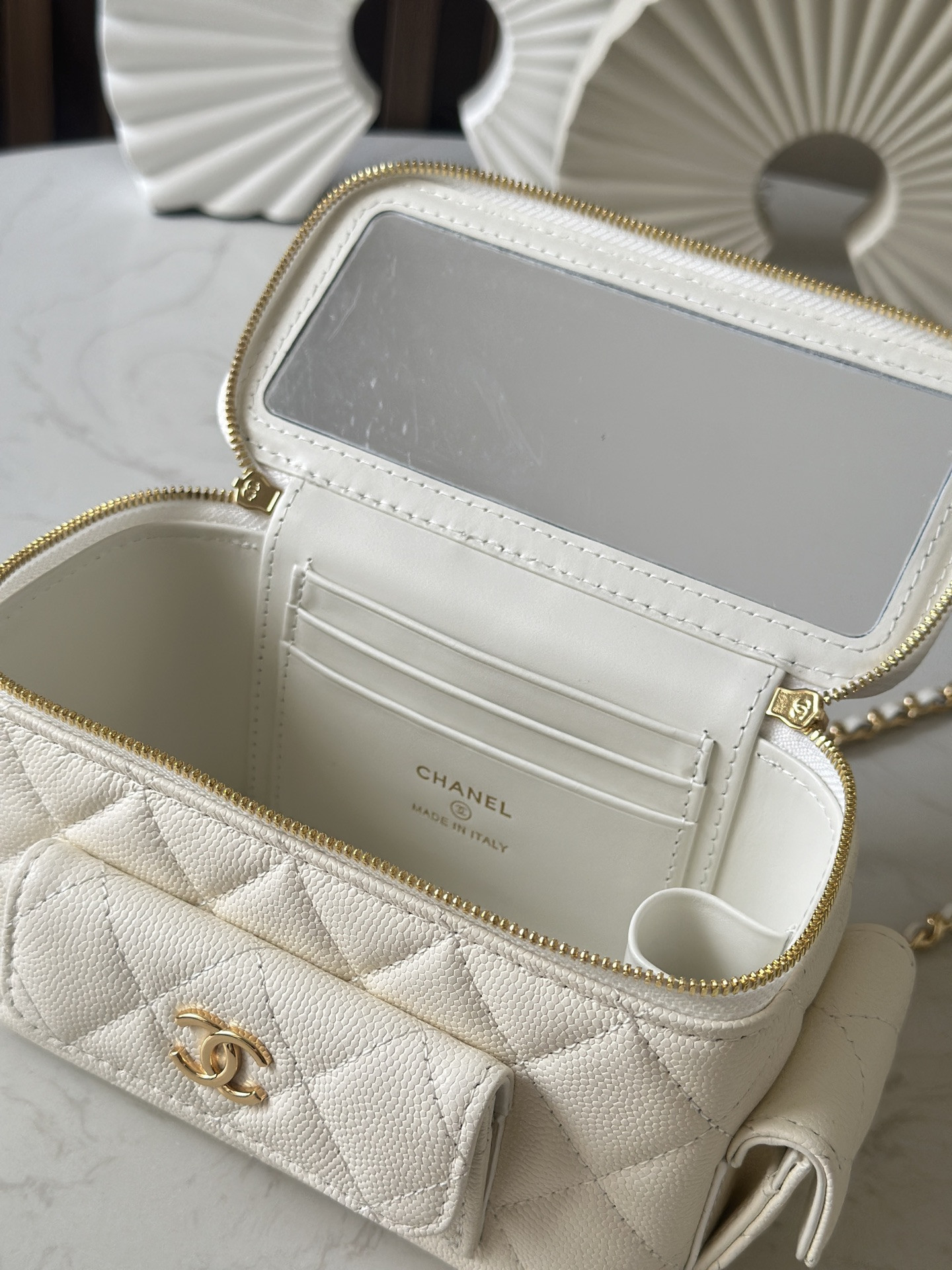 Ch*el vanity case 17cm