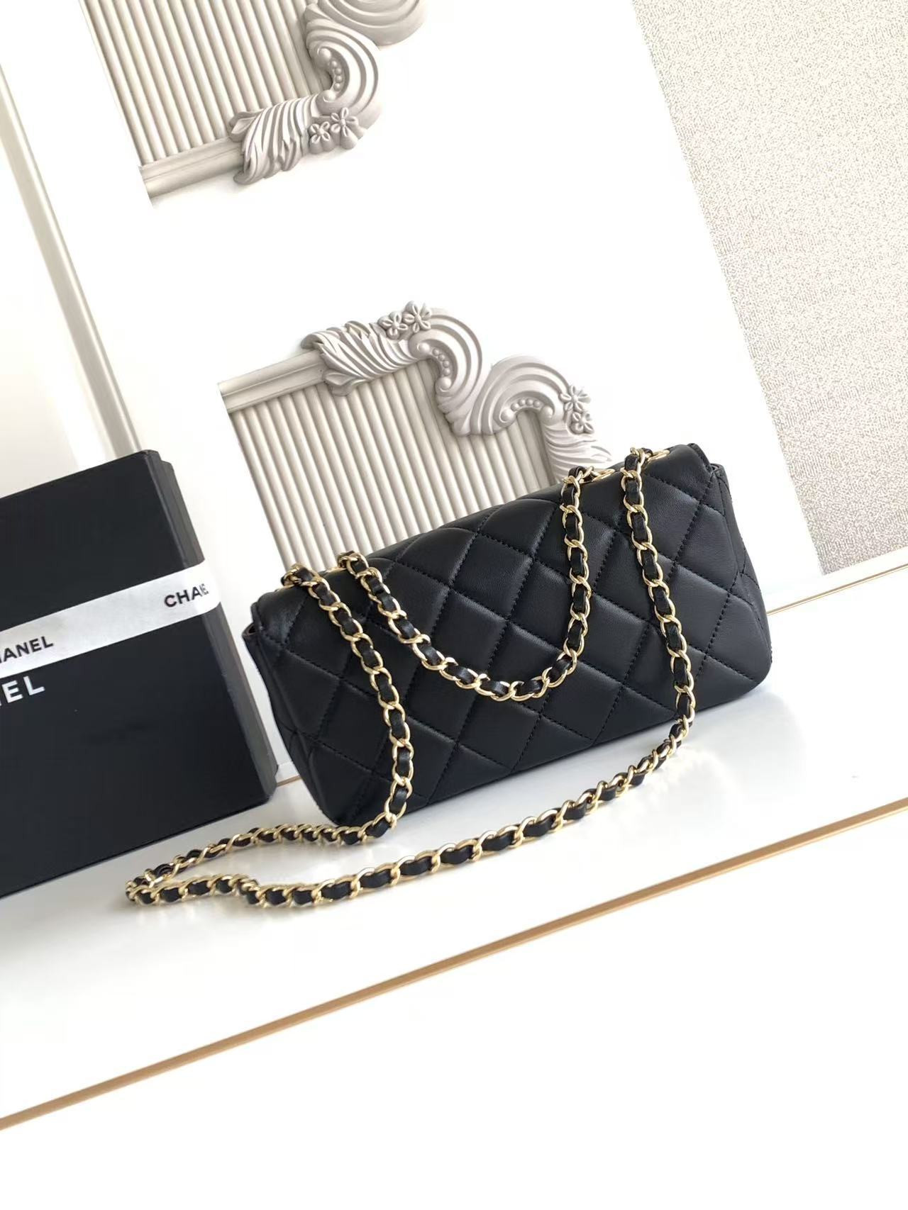 Ch*el small flap pocket as6430 12 x 21.5 x 4.2cm