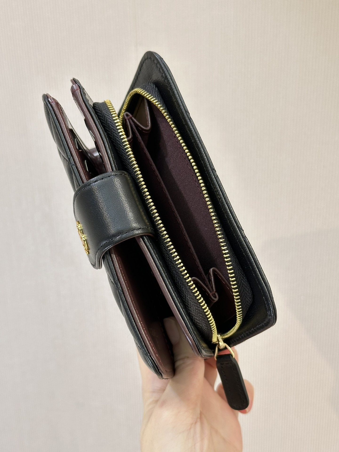 Ch*el matelasse wallet a48667 15.5x10x3cm