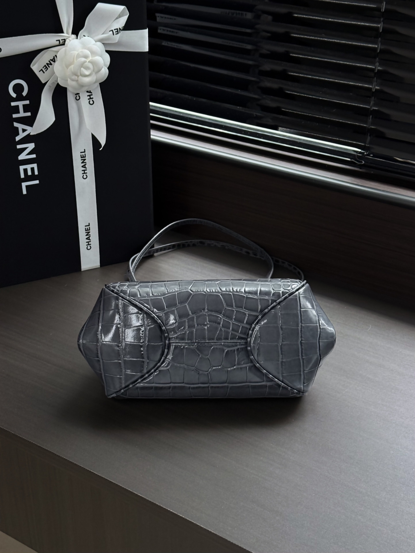 Ch*el leather shoulder strap clutch ap5360 12x28x13cm