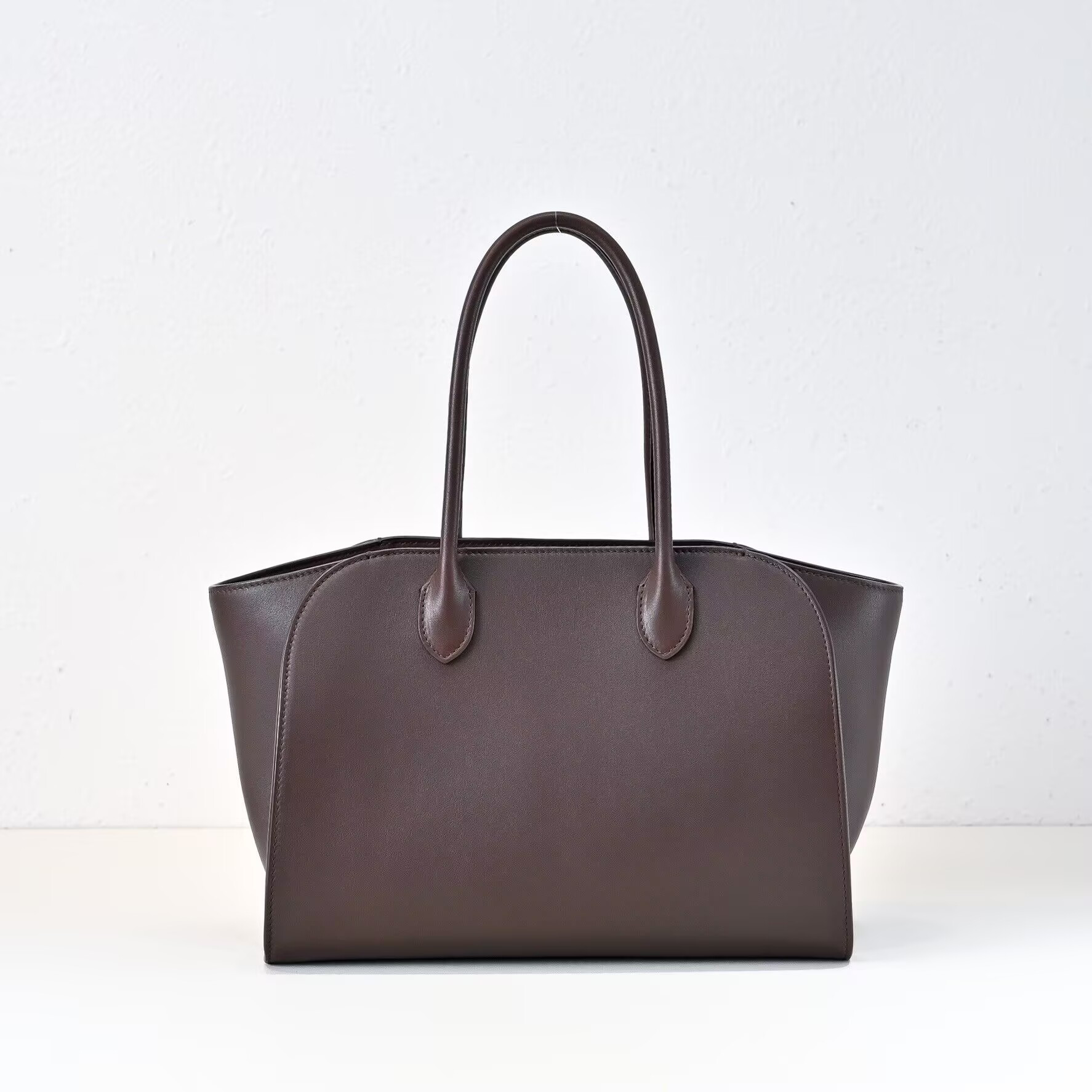 T*e R0w marlo bag in leather 30x14x21cm