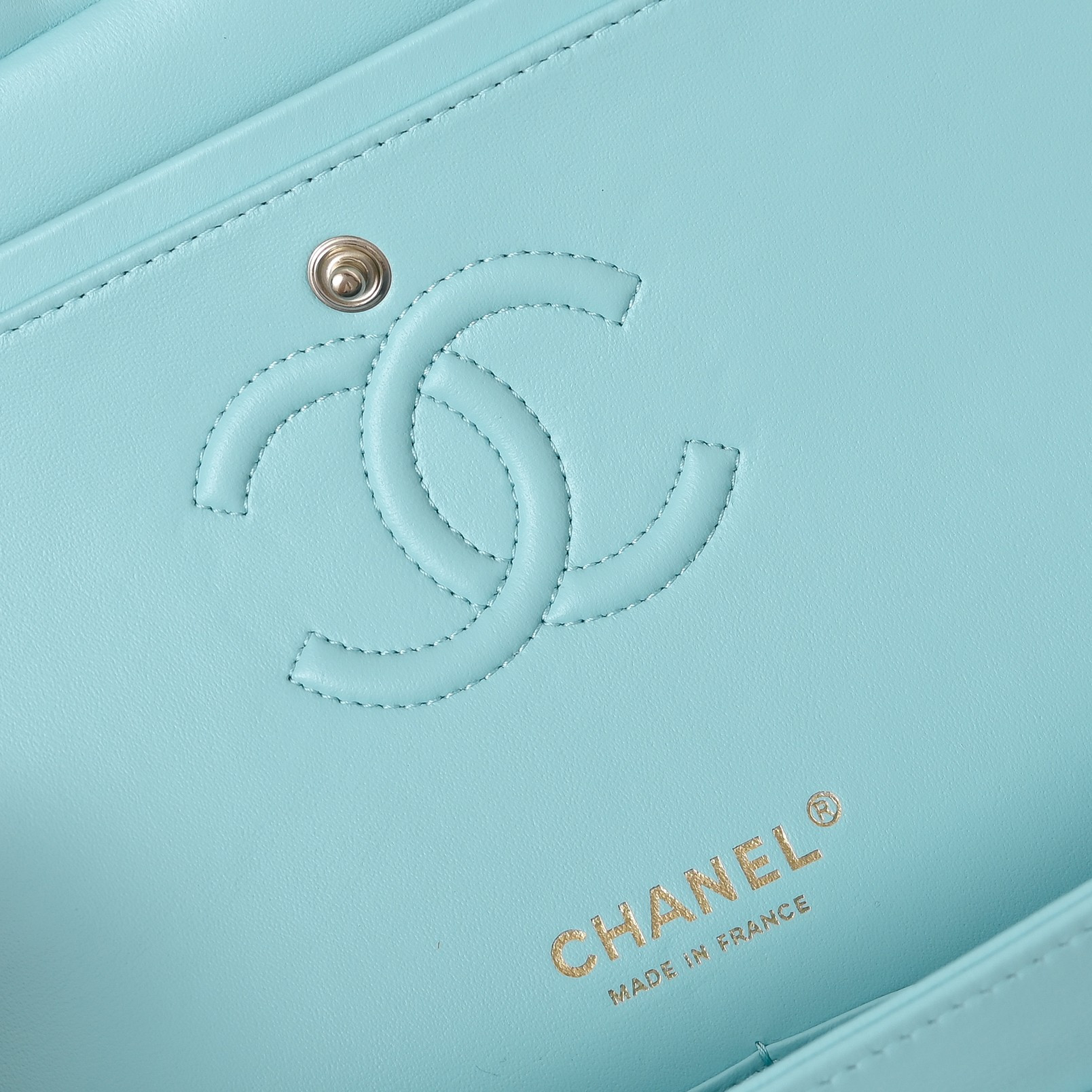 Ch*el classic flap handbag sky blue lambskin with light gold hardware a01113 23x14.5x6cm