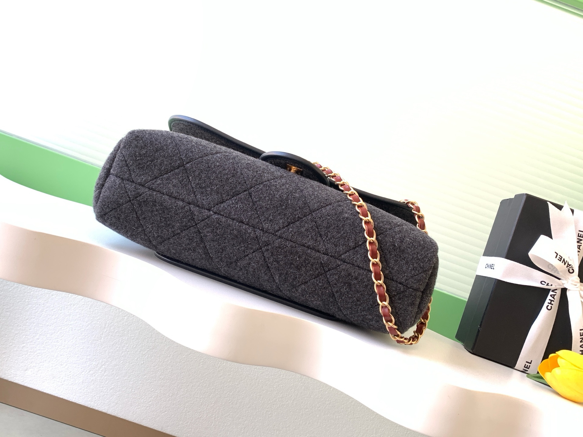 Ch*el flap bag with top handle 23x32x10cm