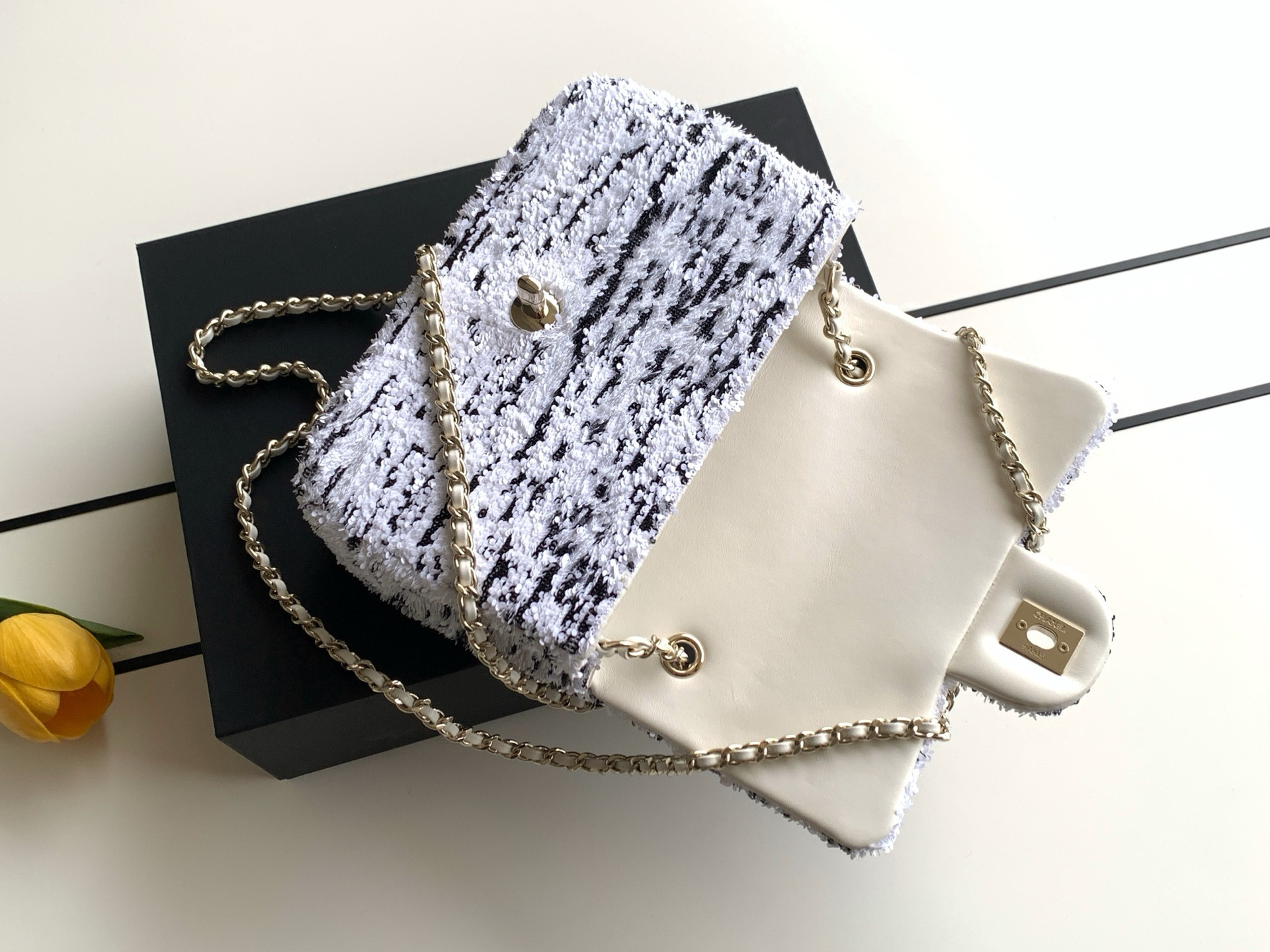 Ch*el flap bag as4418 14x21x8cm