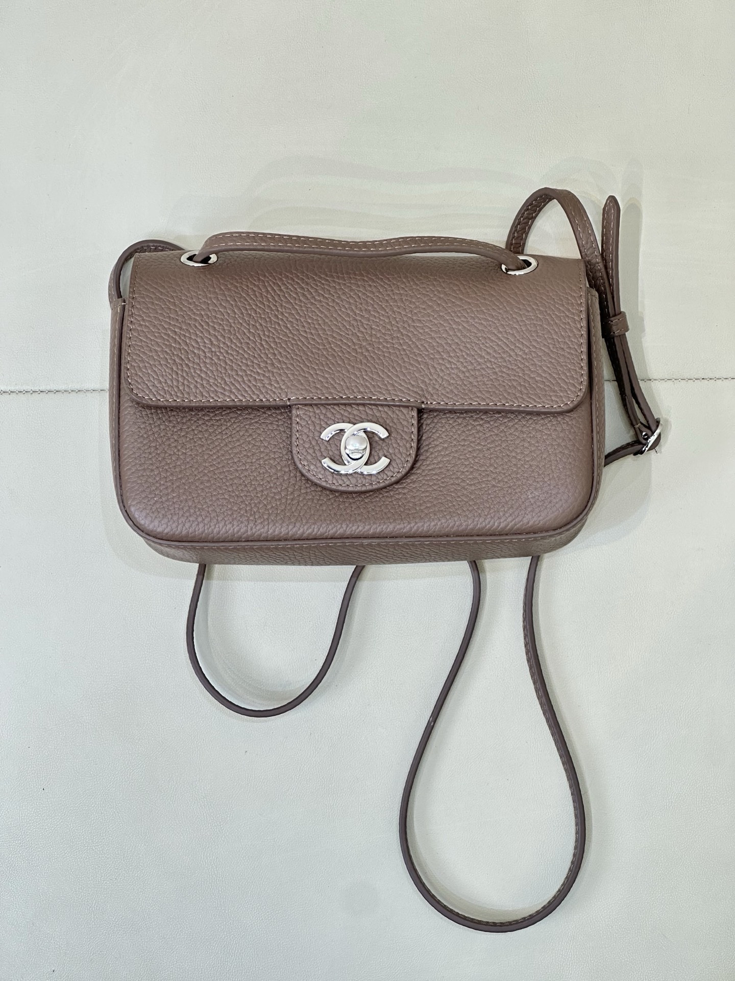 Ch*el mini flap bag as6573 13x20x6cm