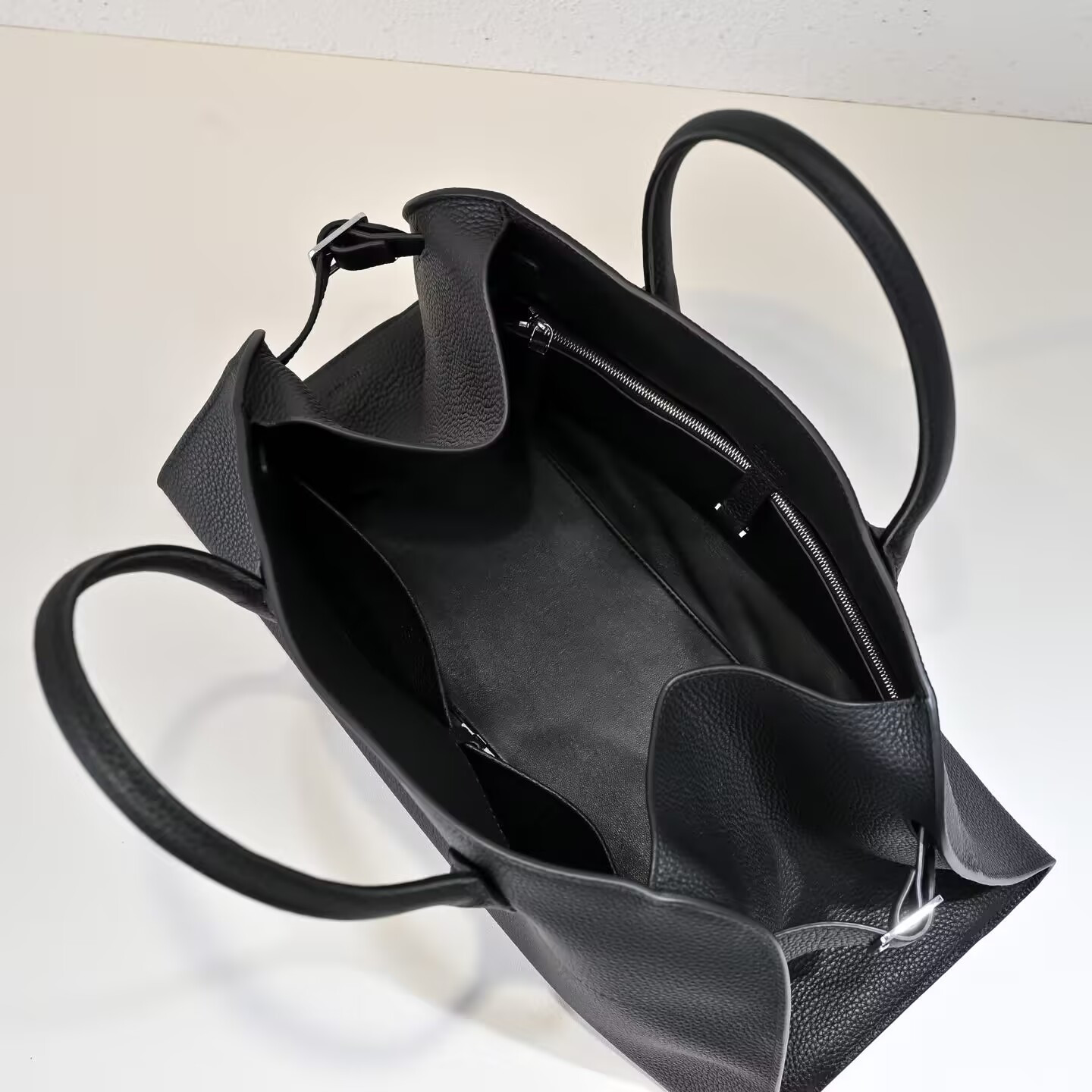 T*e R0w ew margaux 43x20.5x24cm