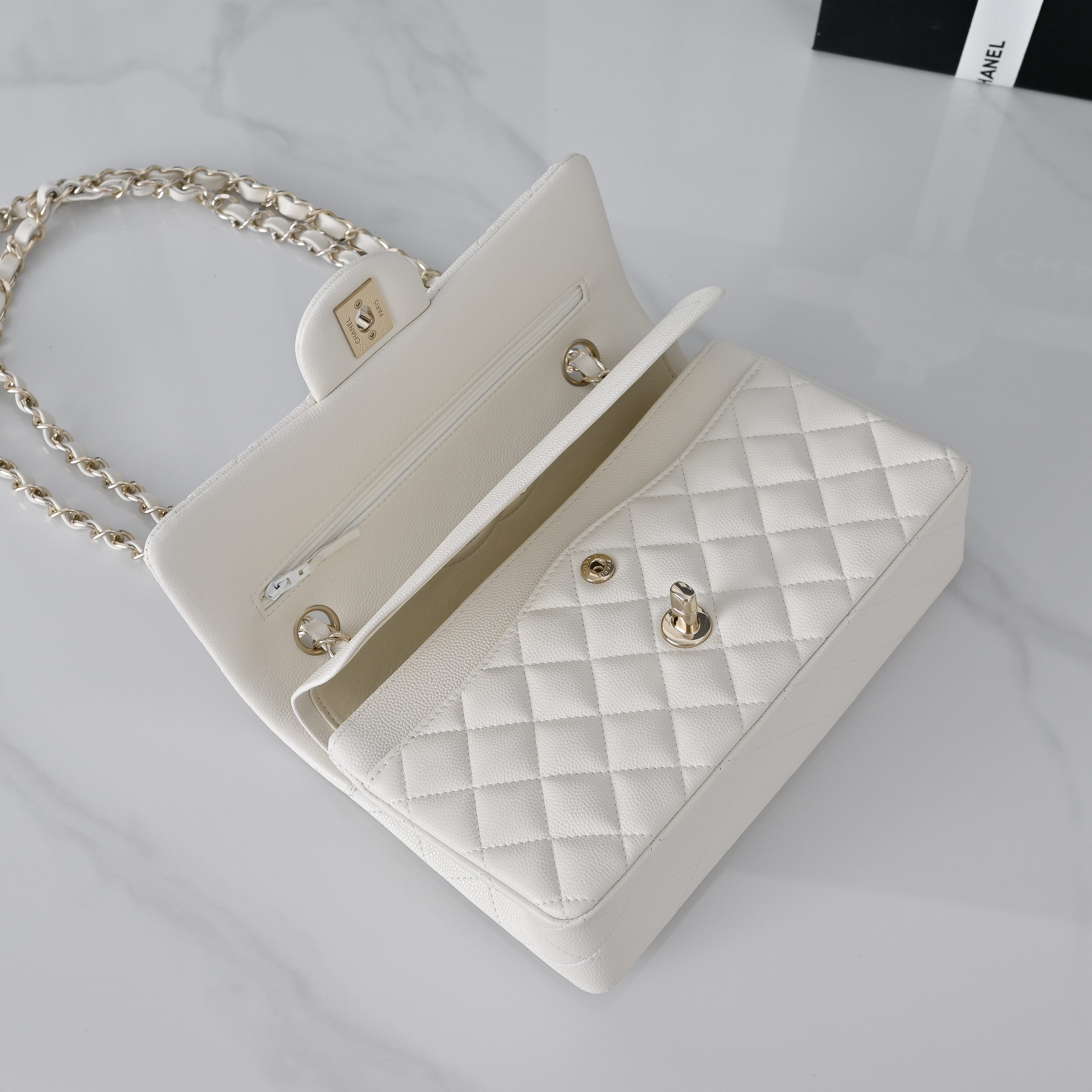 Ch*el classic flap handbag off-white with light gold hardware and caviar leather a01113 23x14.5x6cm