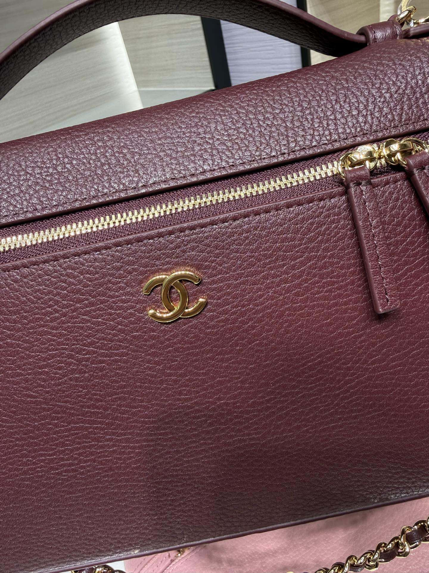 Ch*el classic vanity with chain handbag as6473 17x29x5.5cm