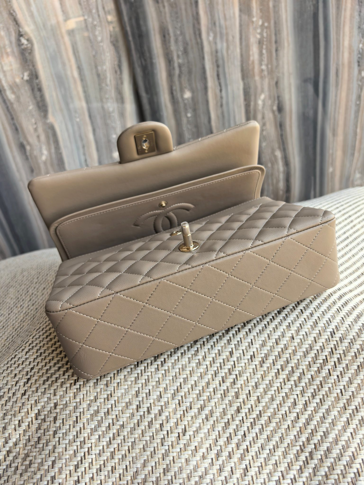 Ch*el classic flap bag light gold hardware 15.5x25.5x6.5cm