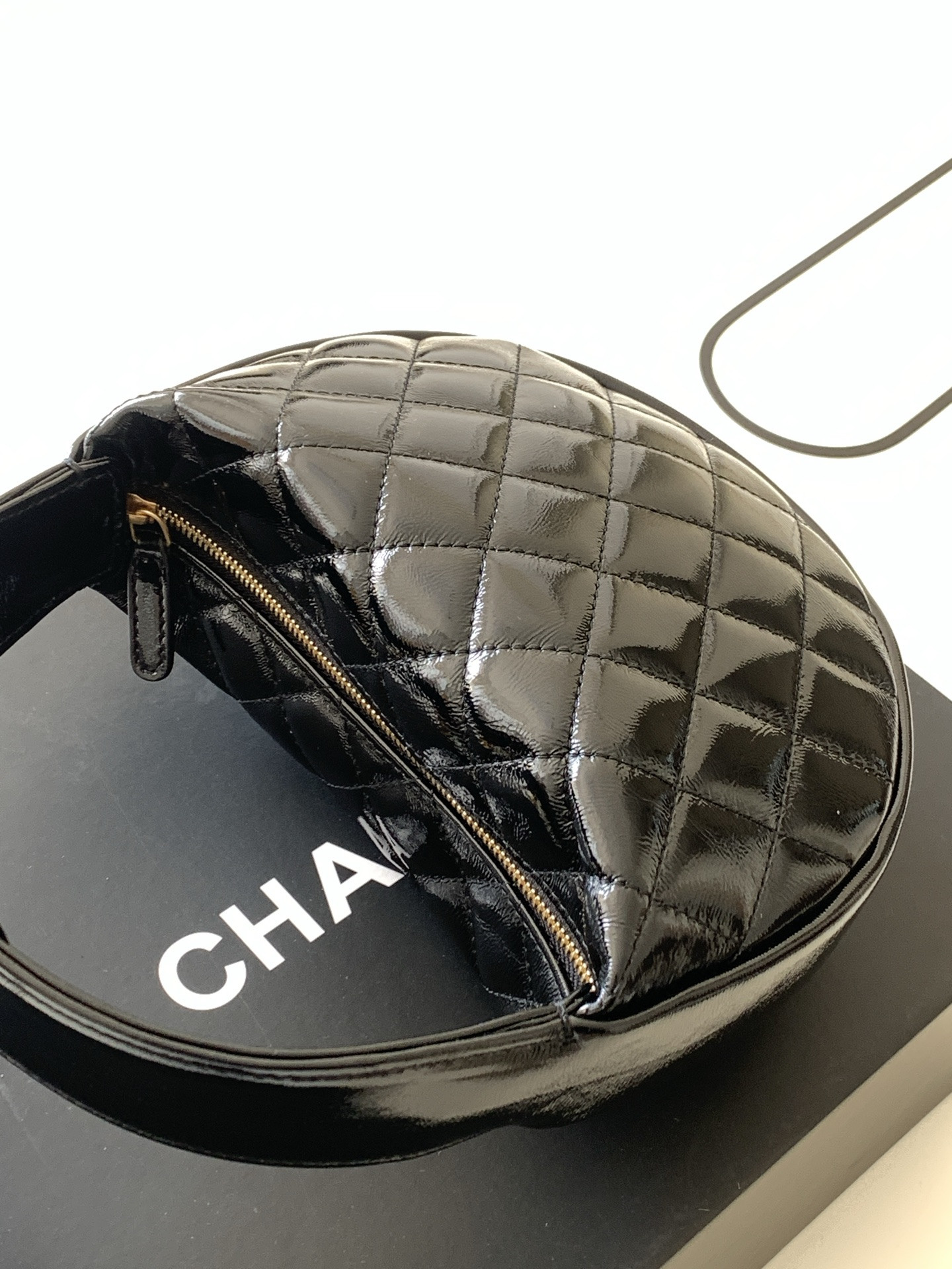 Ch*el patent leather handbag as4976 11x19x8cm